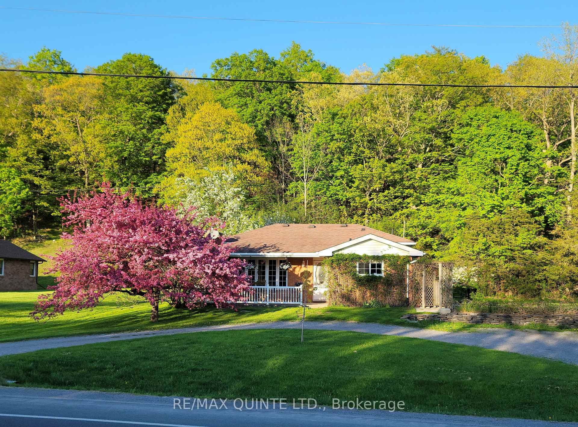 966 Glen Miller Road photo 1