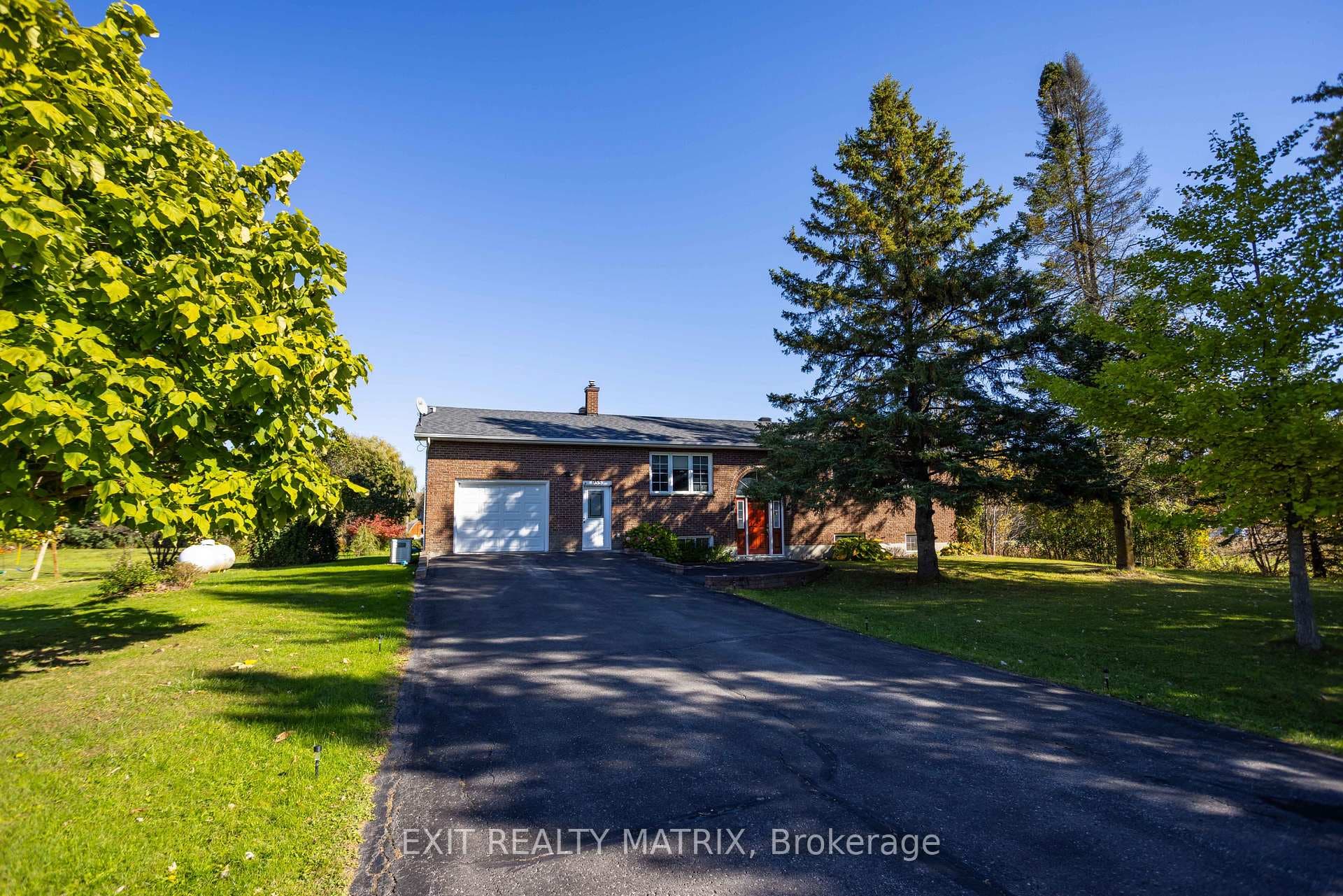 955 Eadie Road photo 3