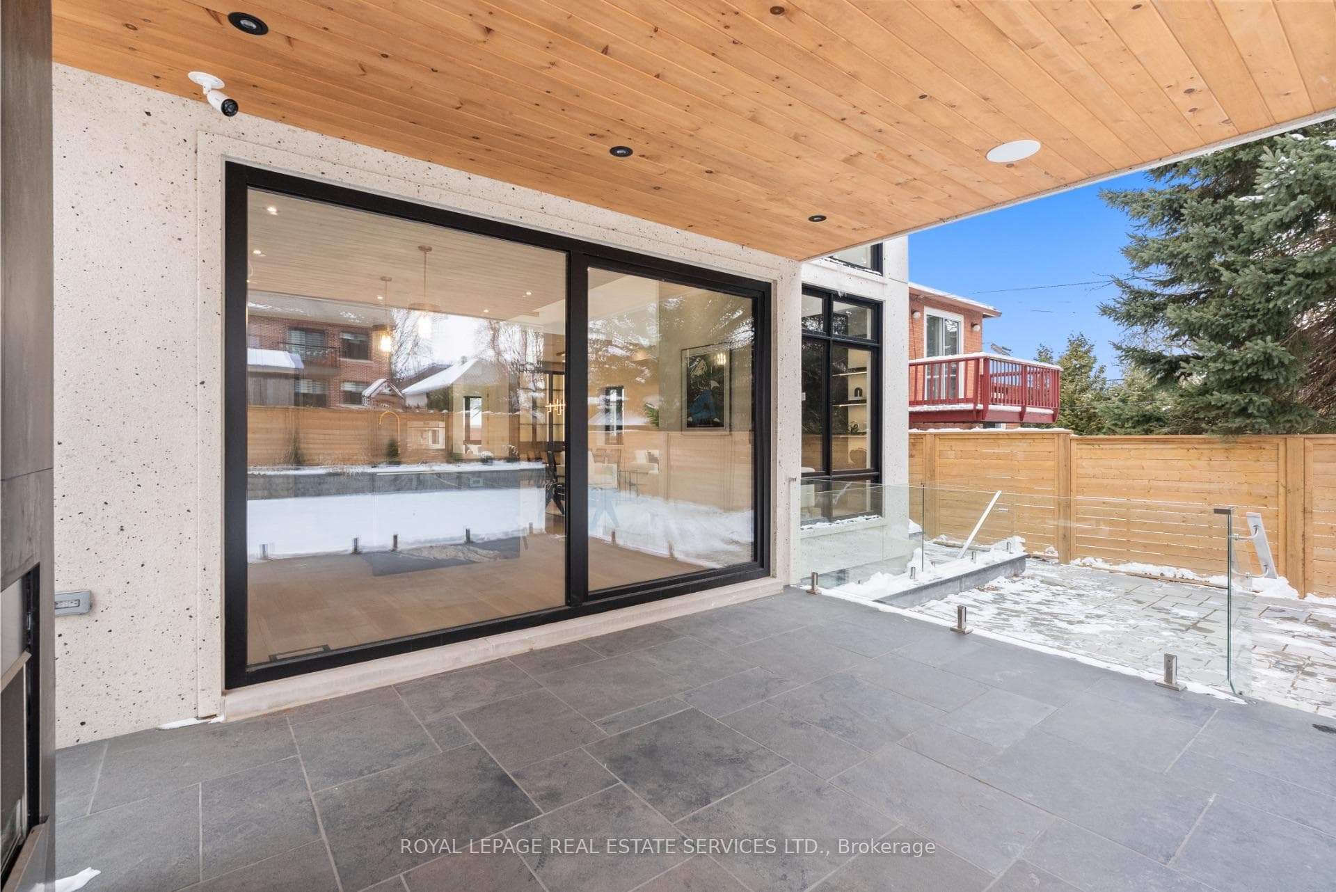 80 Edgecroft Road photo 47