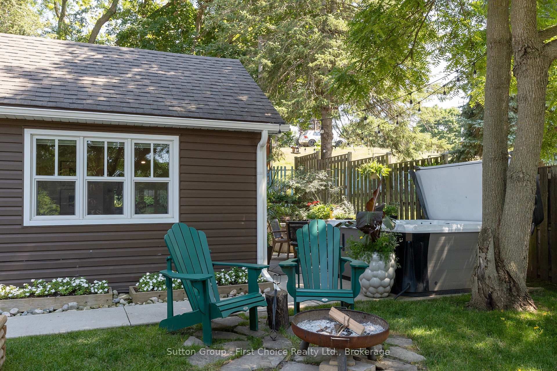 293 Wellington Street photo 37