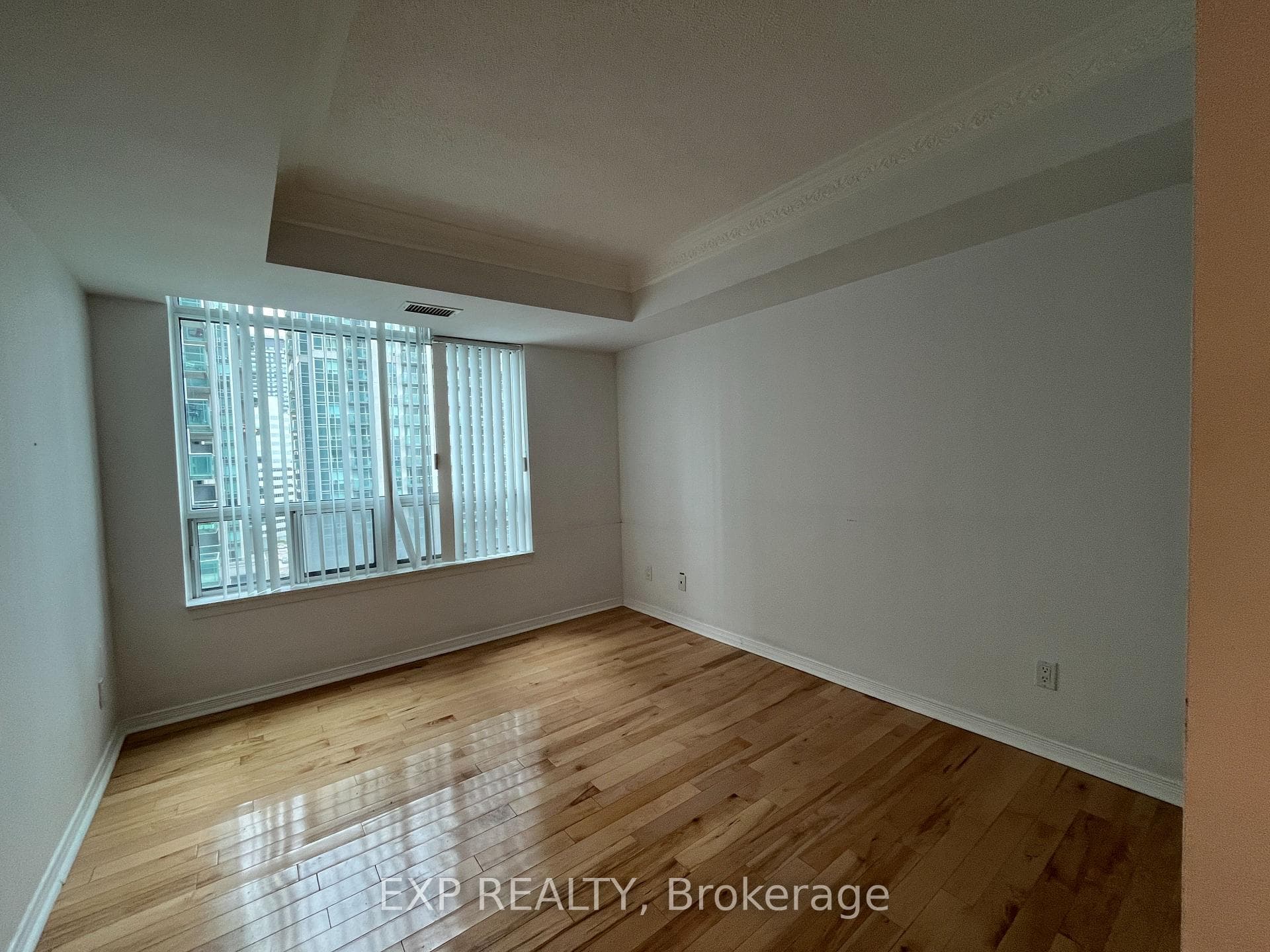 28 Harrison Garden Boulevard Unit 1608 photo 8