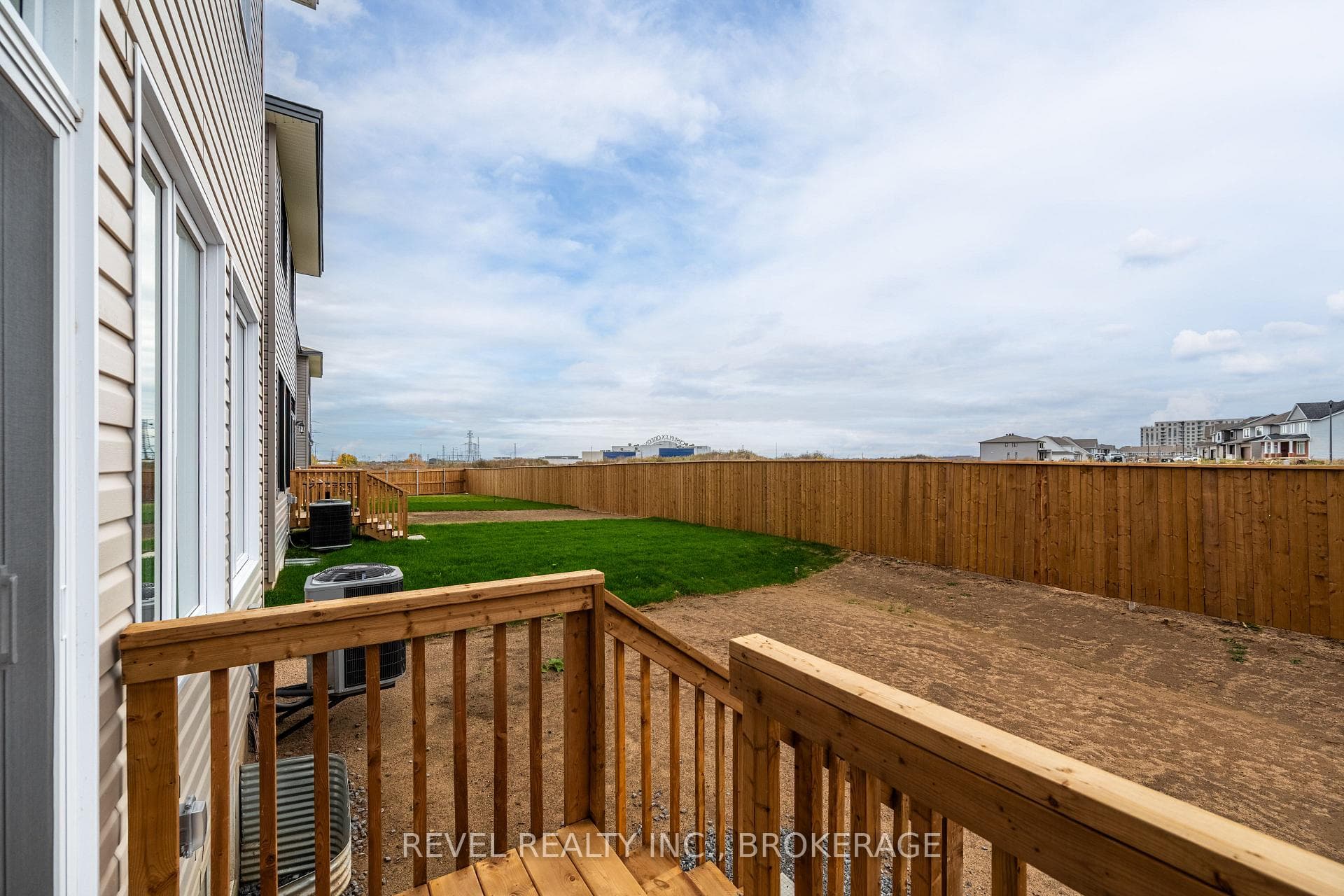 1075 Barrow Avenue photo 37