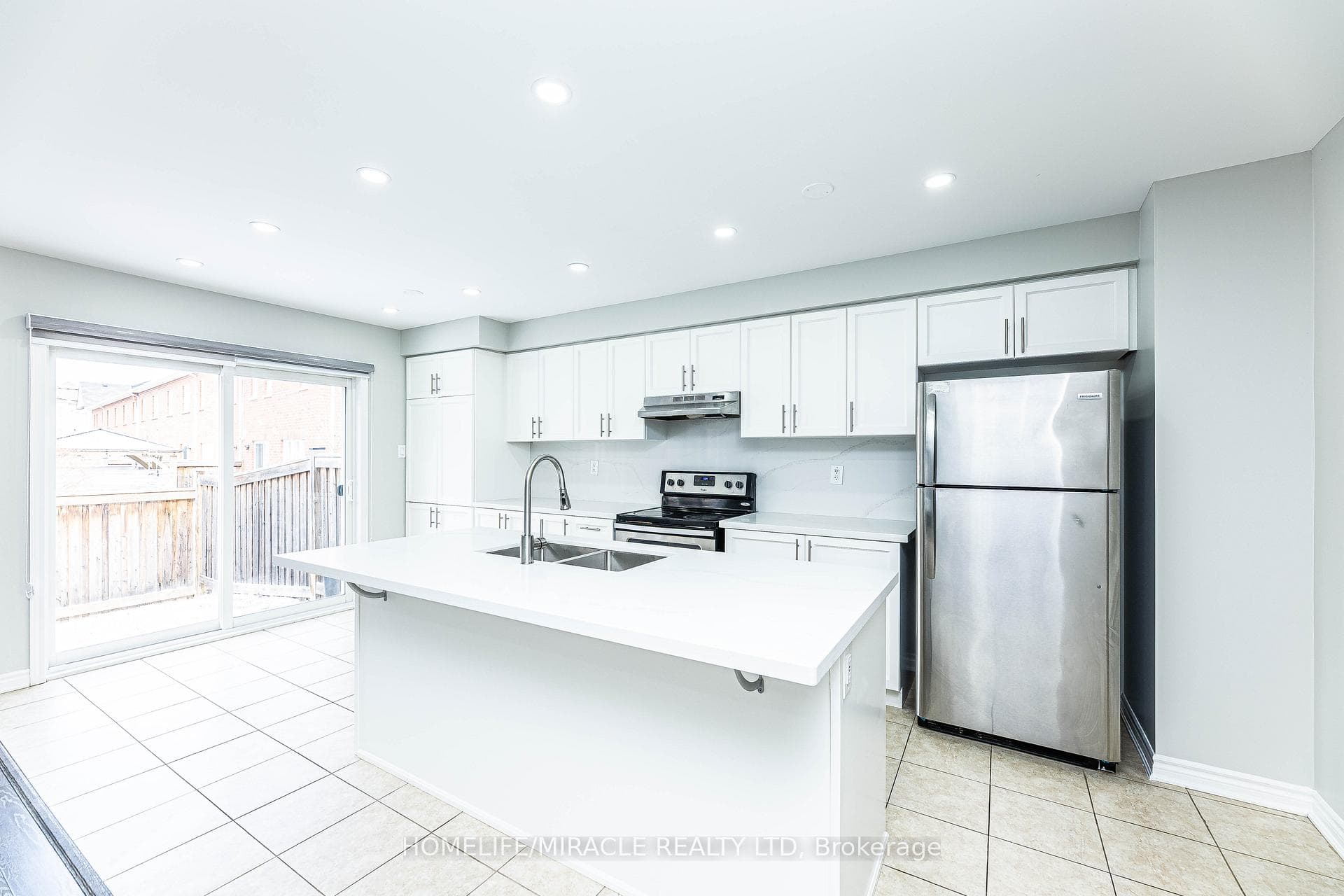 1633 Clitherow Street photo 31