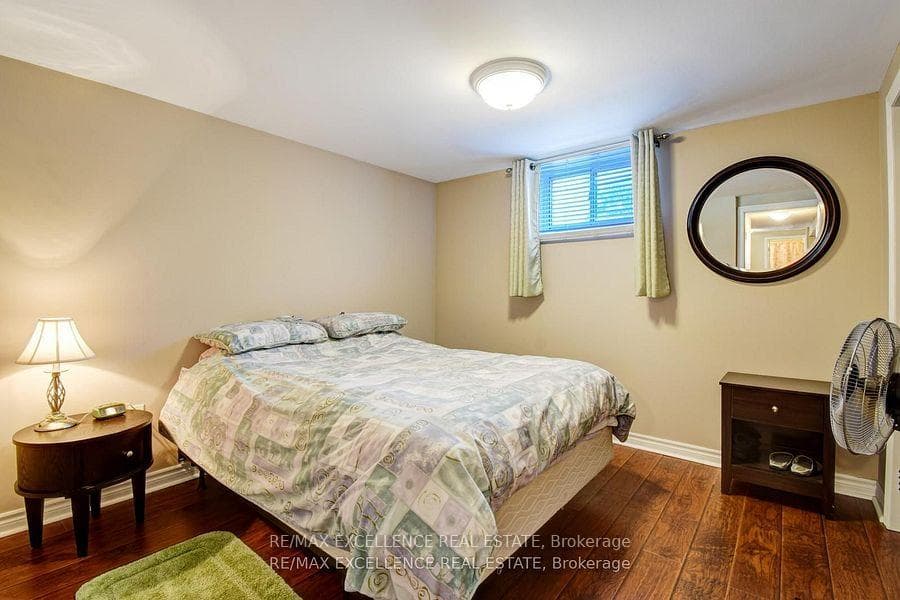 58 Fairglen Avenue photo 35