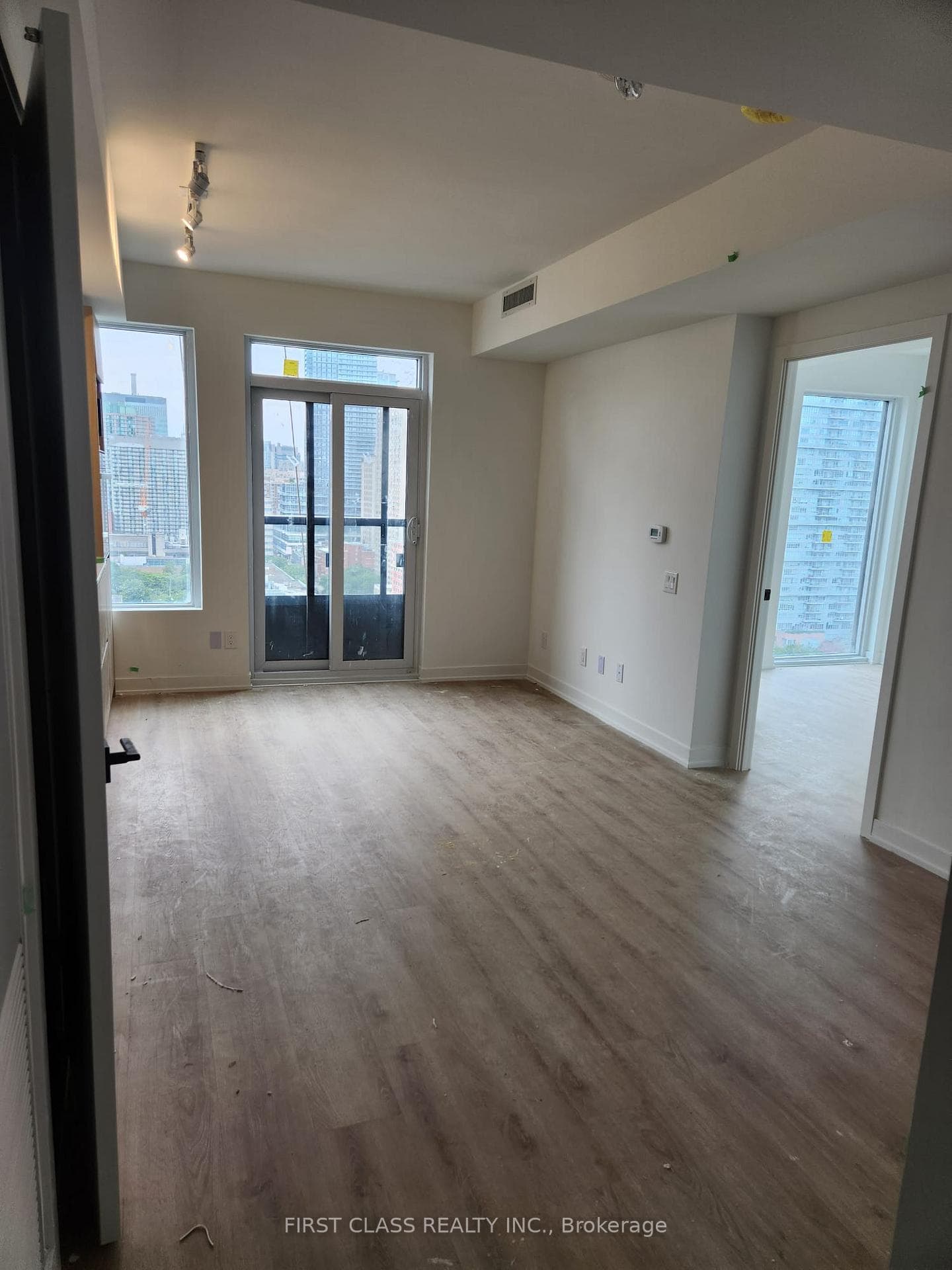 319 Jarvis Street Unit 2105 photo 5
