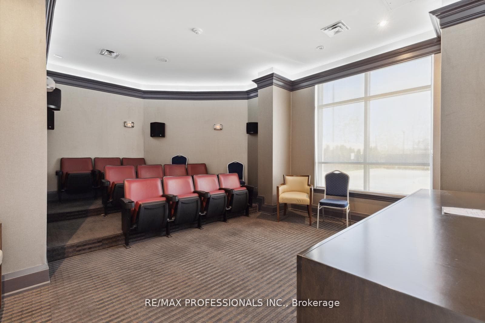 1135 Royal York Road Unit 903 photo 18