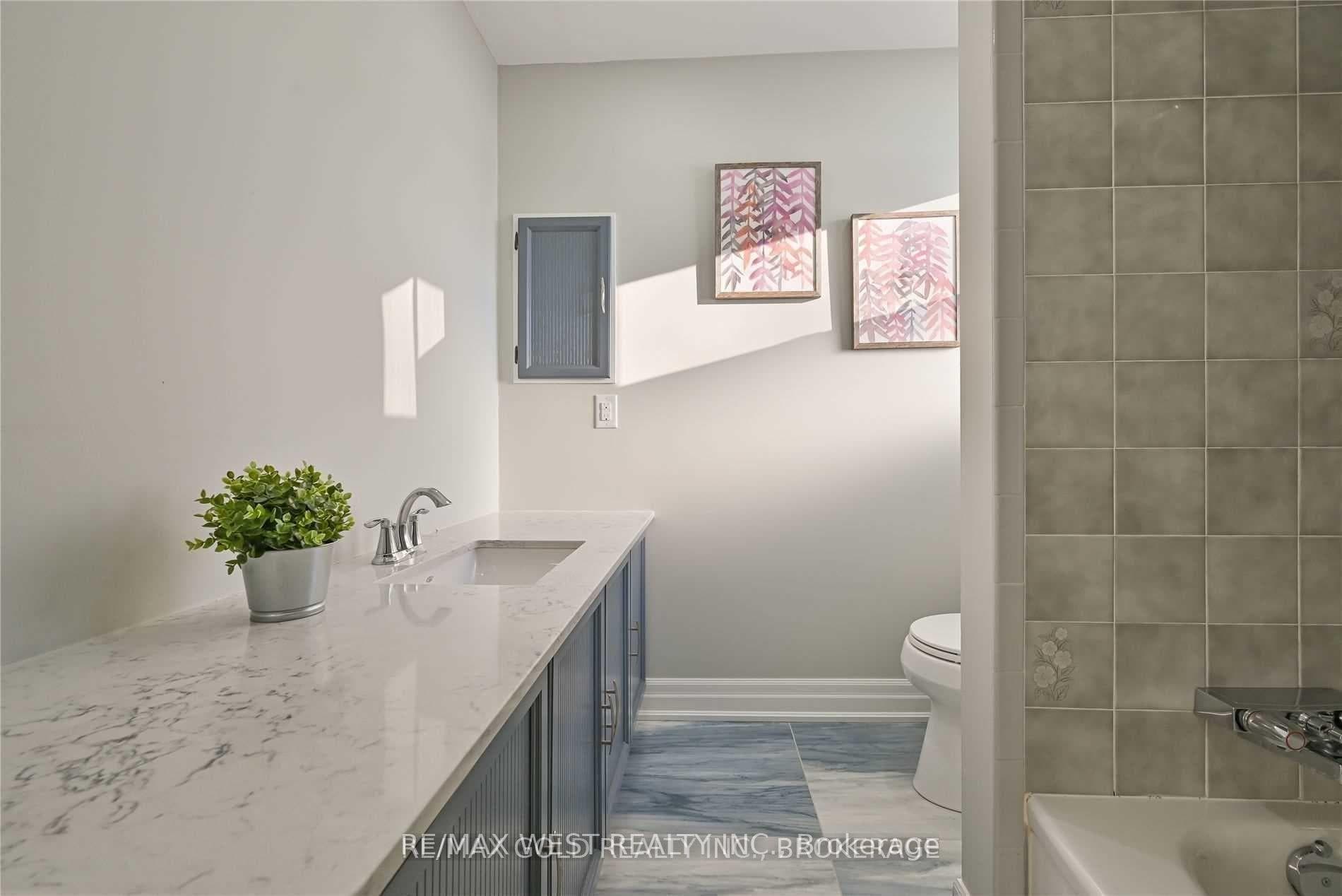 48 Regentview Drive photo 28
