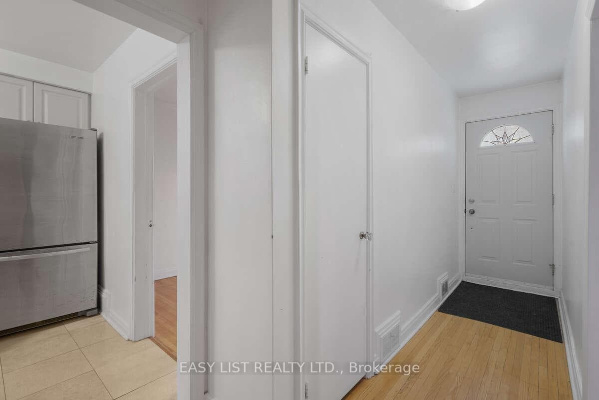 41 Churchill Avenue photo 9
