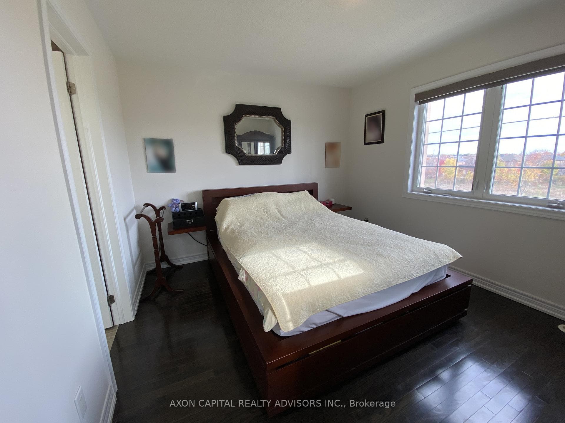 9934 McCowan Road photo 3