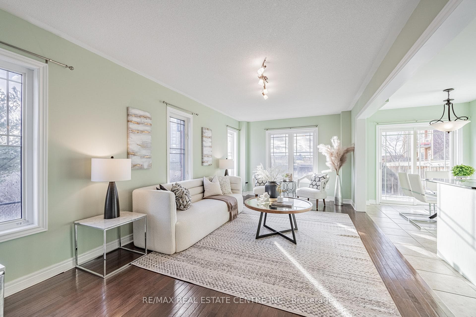 1361 Costigan Road photo 7