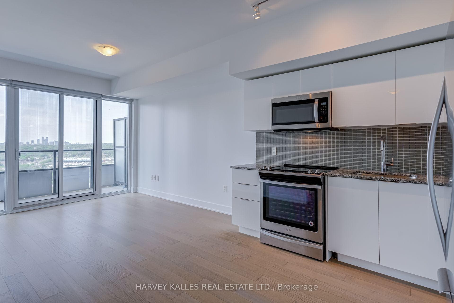 30 Shore Breeze Drive Unit 1822 photo 11