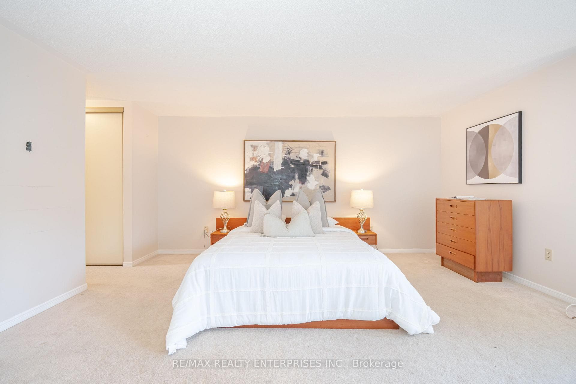 27 Corby Road photo 20