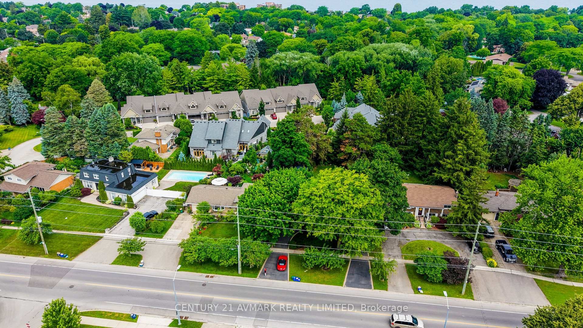 163 Lakeshore Road photo 43