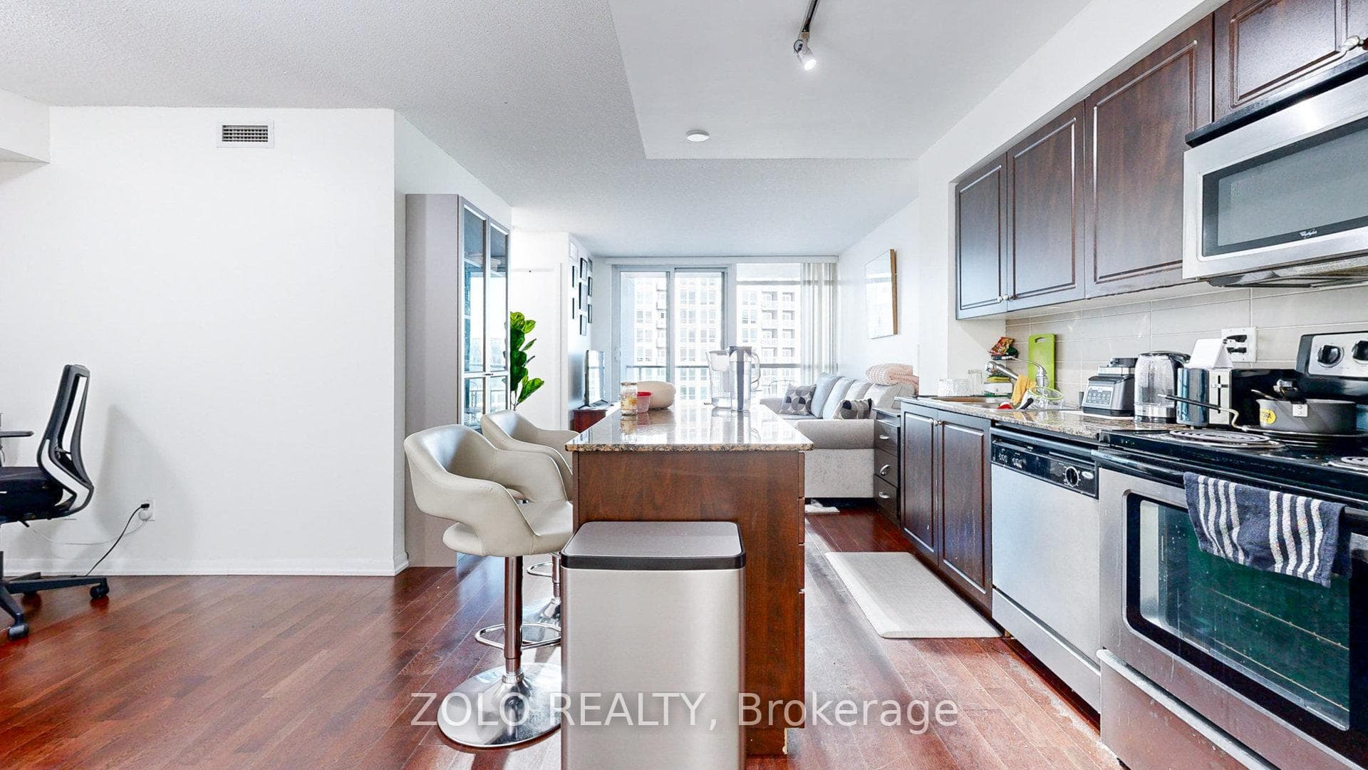 215 Fort york Boulevard Unit 1301 photo 7