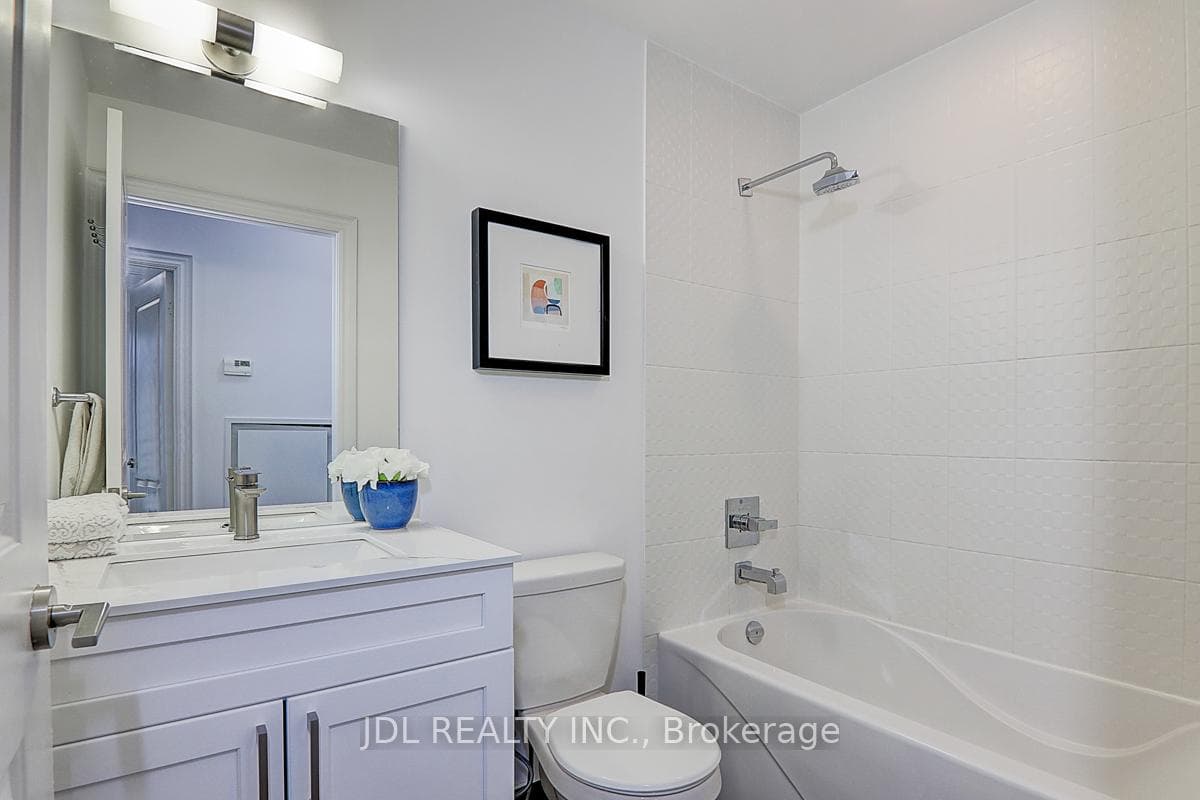 28 Ted Rogers Way Unit 3504 photo 28