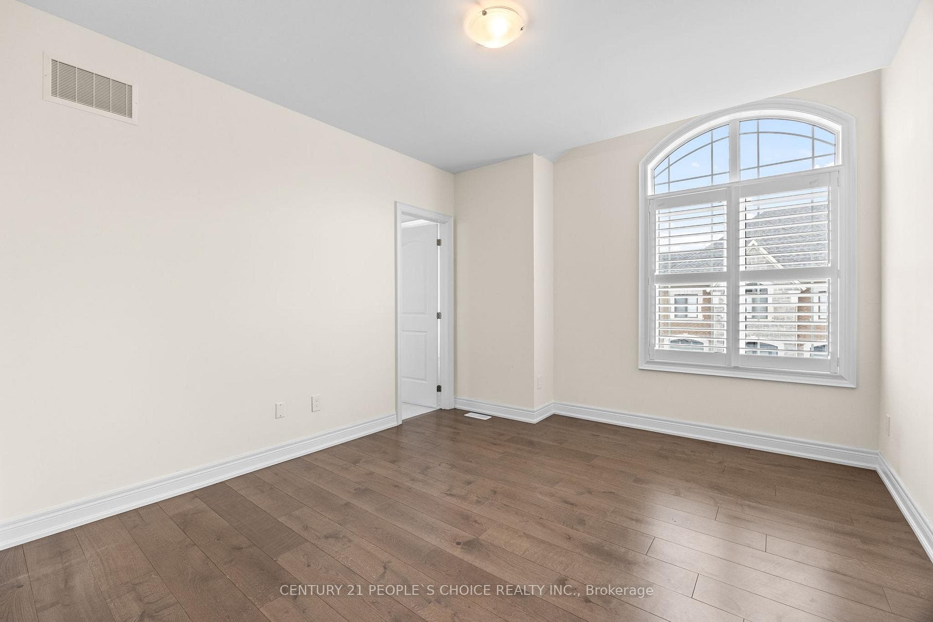 24 Albert Spencer Avenue photo 35
