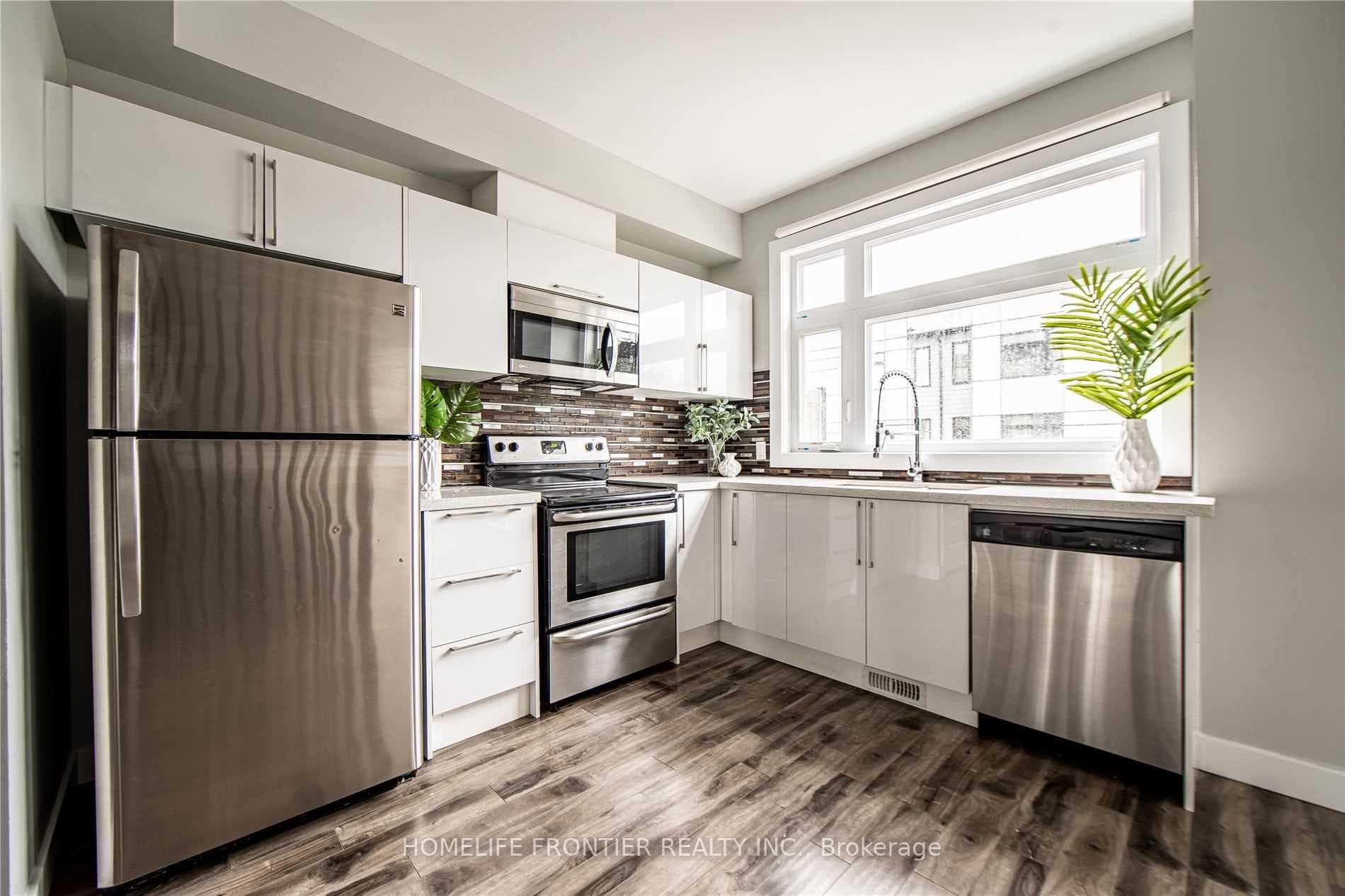 540 Essa Road Unit 3 Upper photo 3