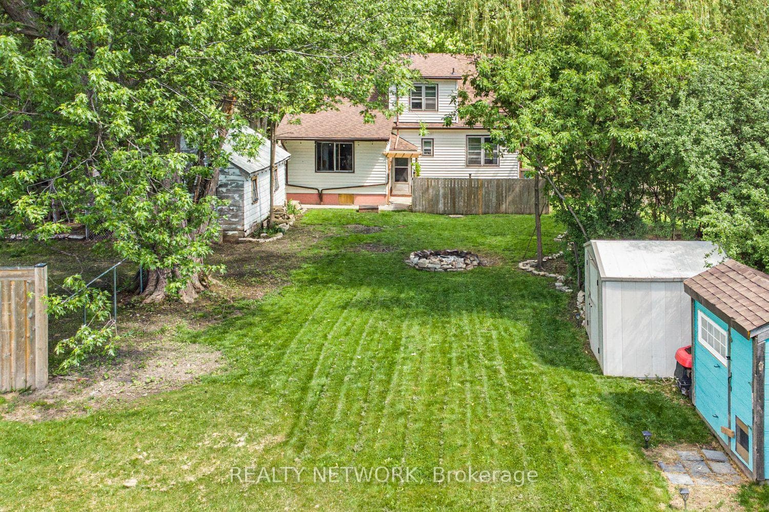 32 Grant Avenue photo 40
