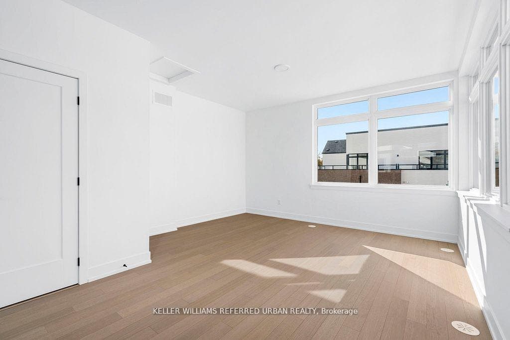 15 Lou Parsons Way Unit 20 photo 33