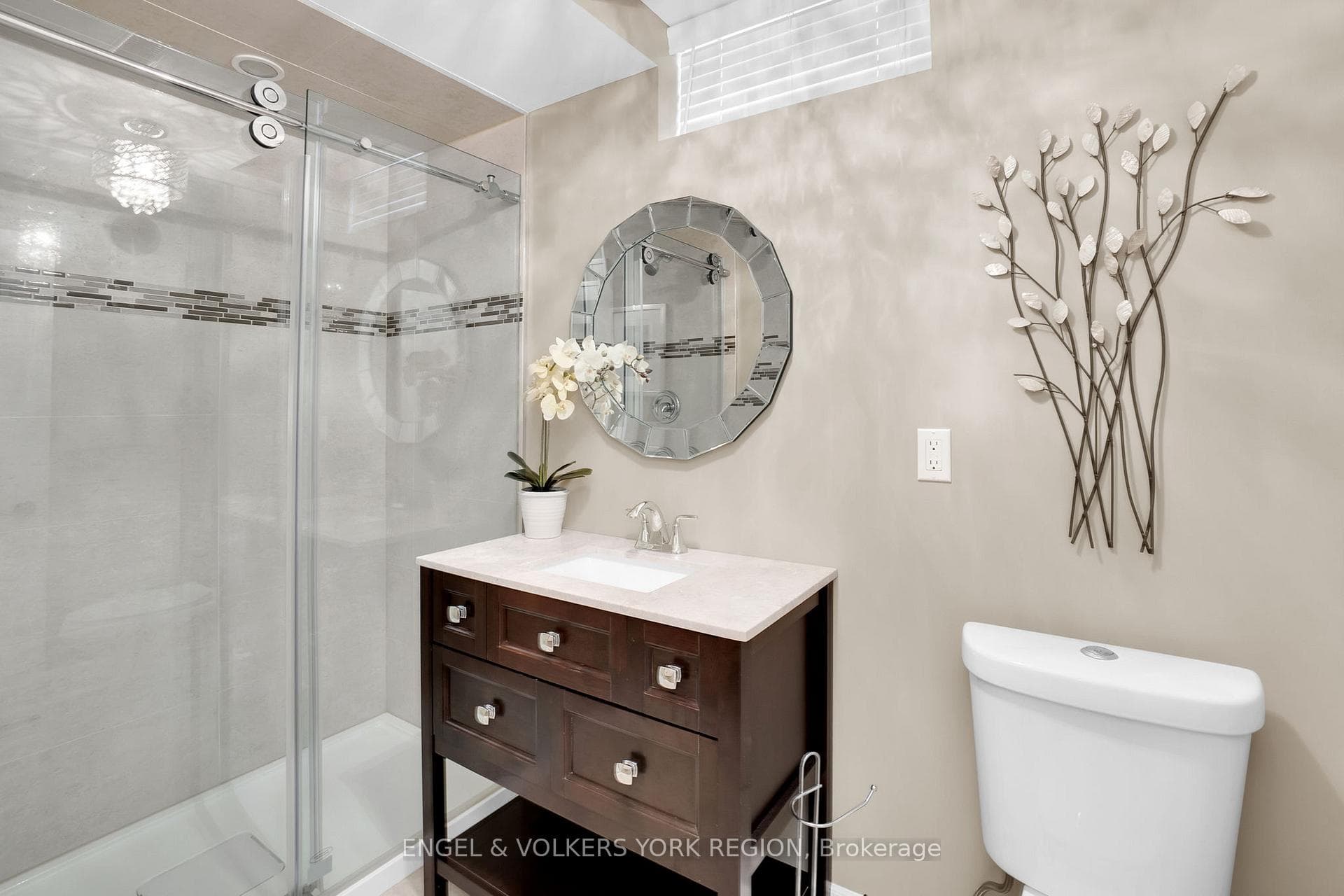 188 Caproni Drive photo 35