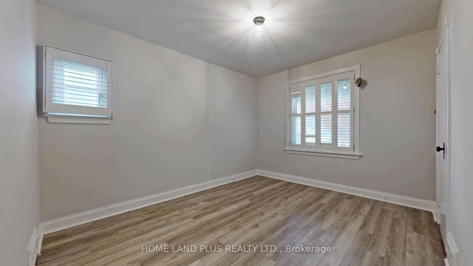 257 Joicey Boulevard photo 20