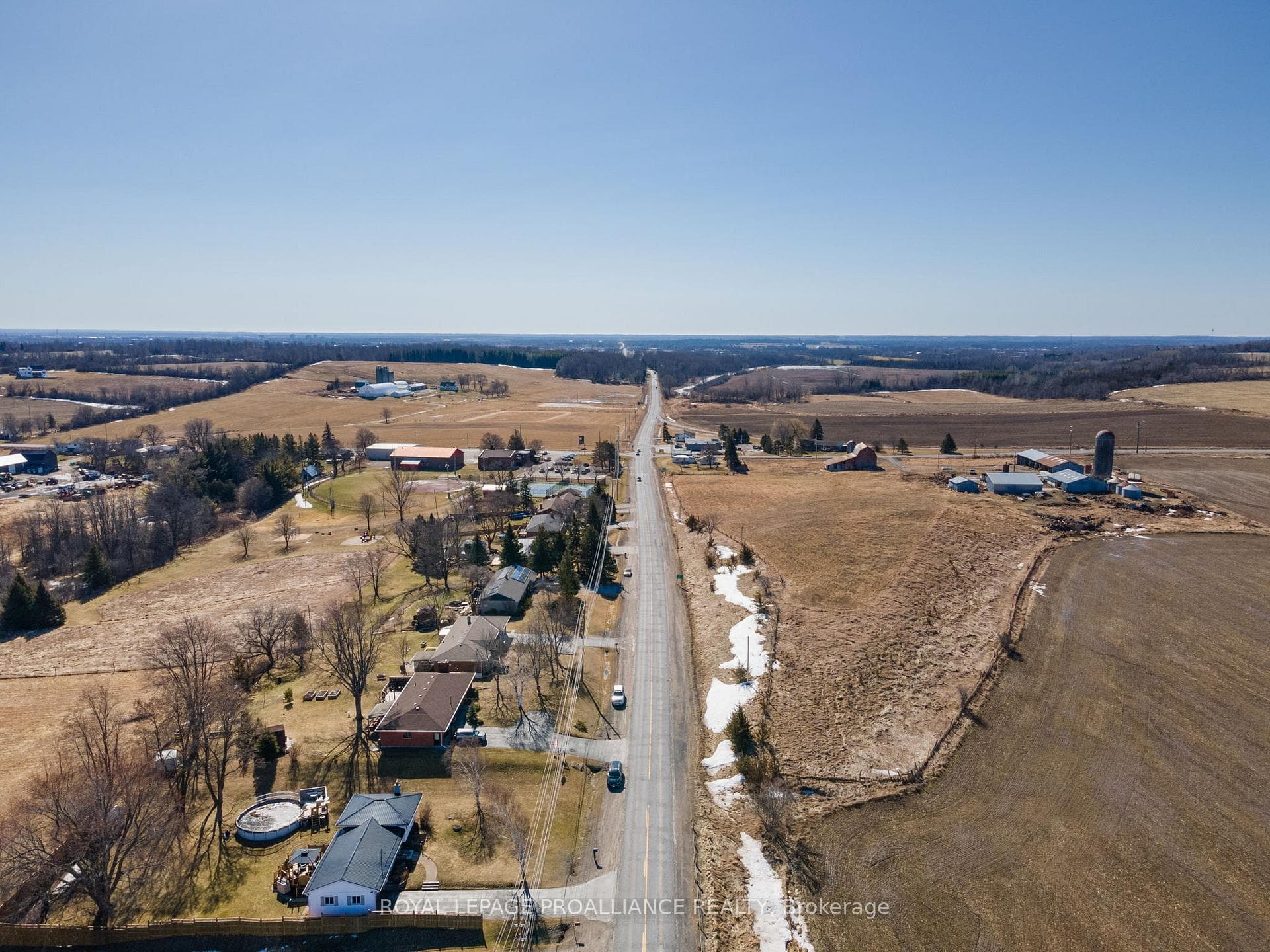 1688 Wallbridge Loyalist Road photo 2