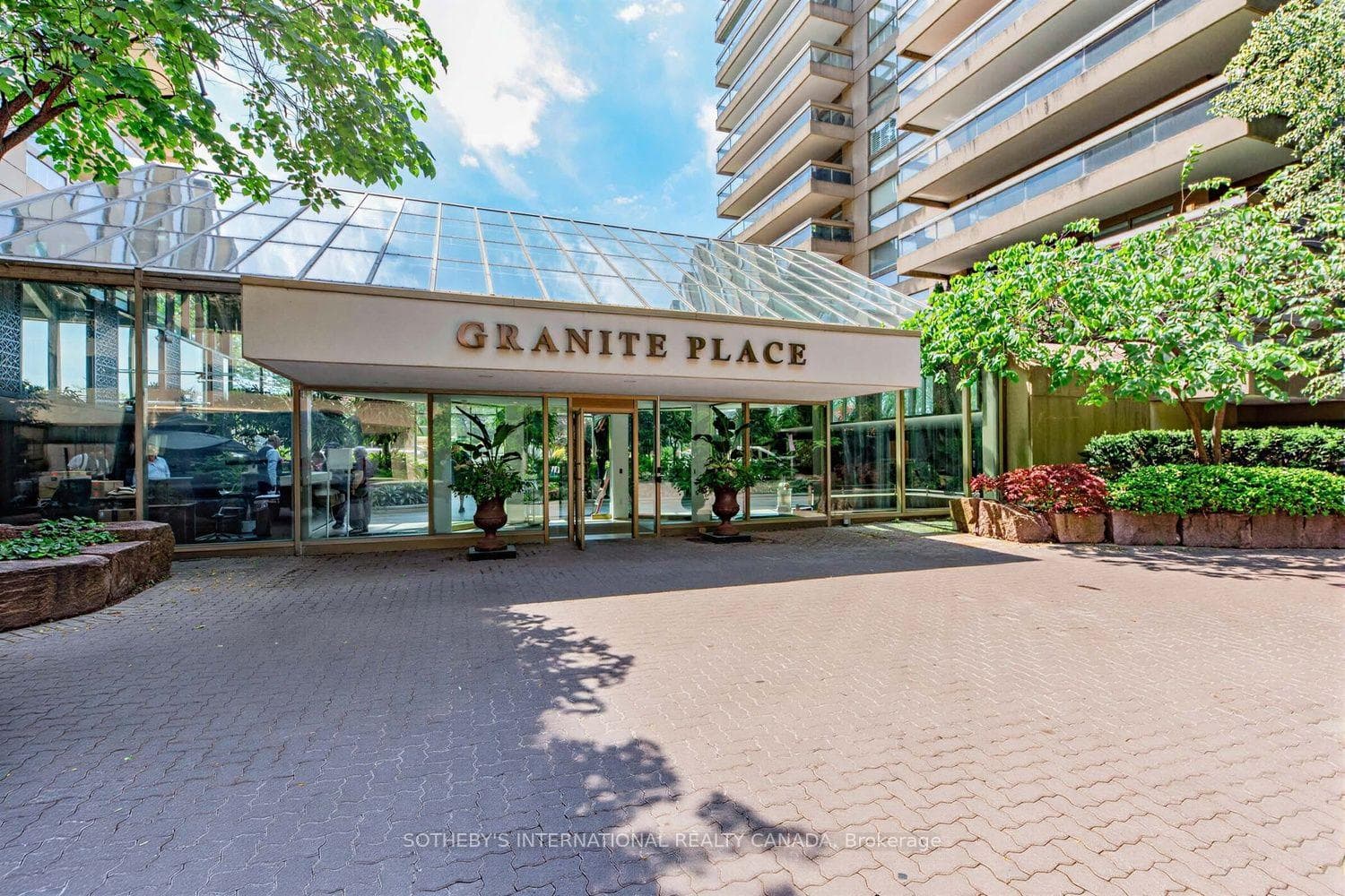 63 St Clair Avenue Unit 1801 photo 2