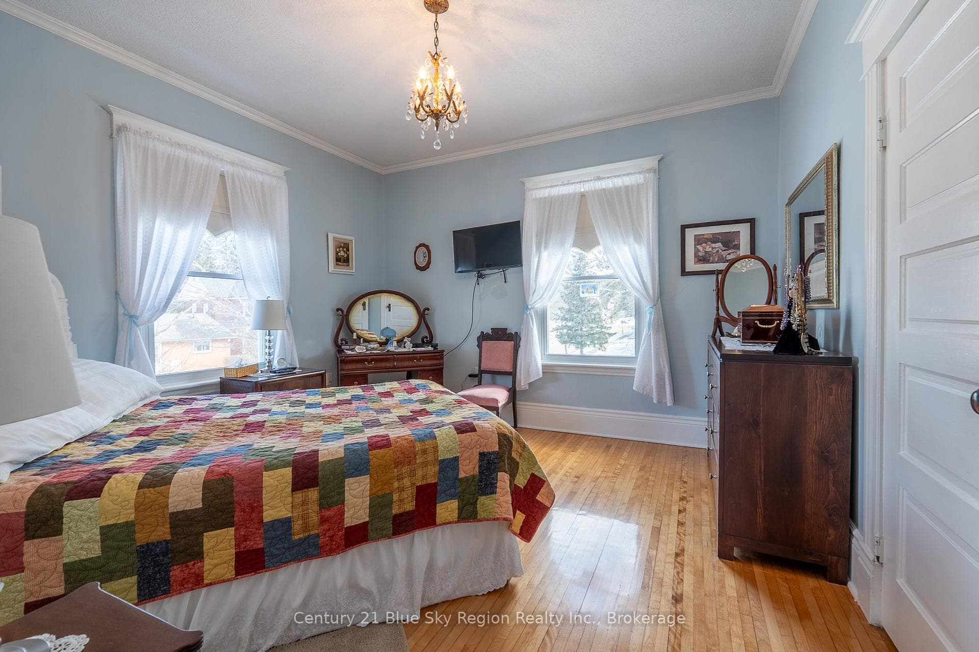 262 Edward Street photo 30