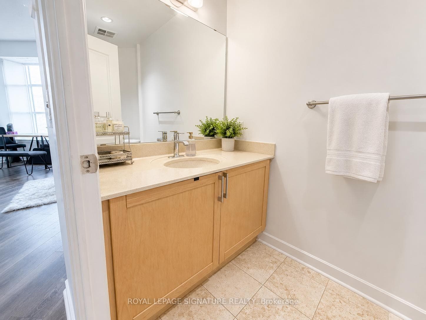 438 Richmond Street Unit 907 photo 11