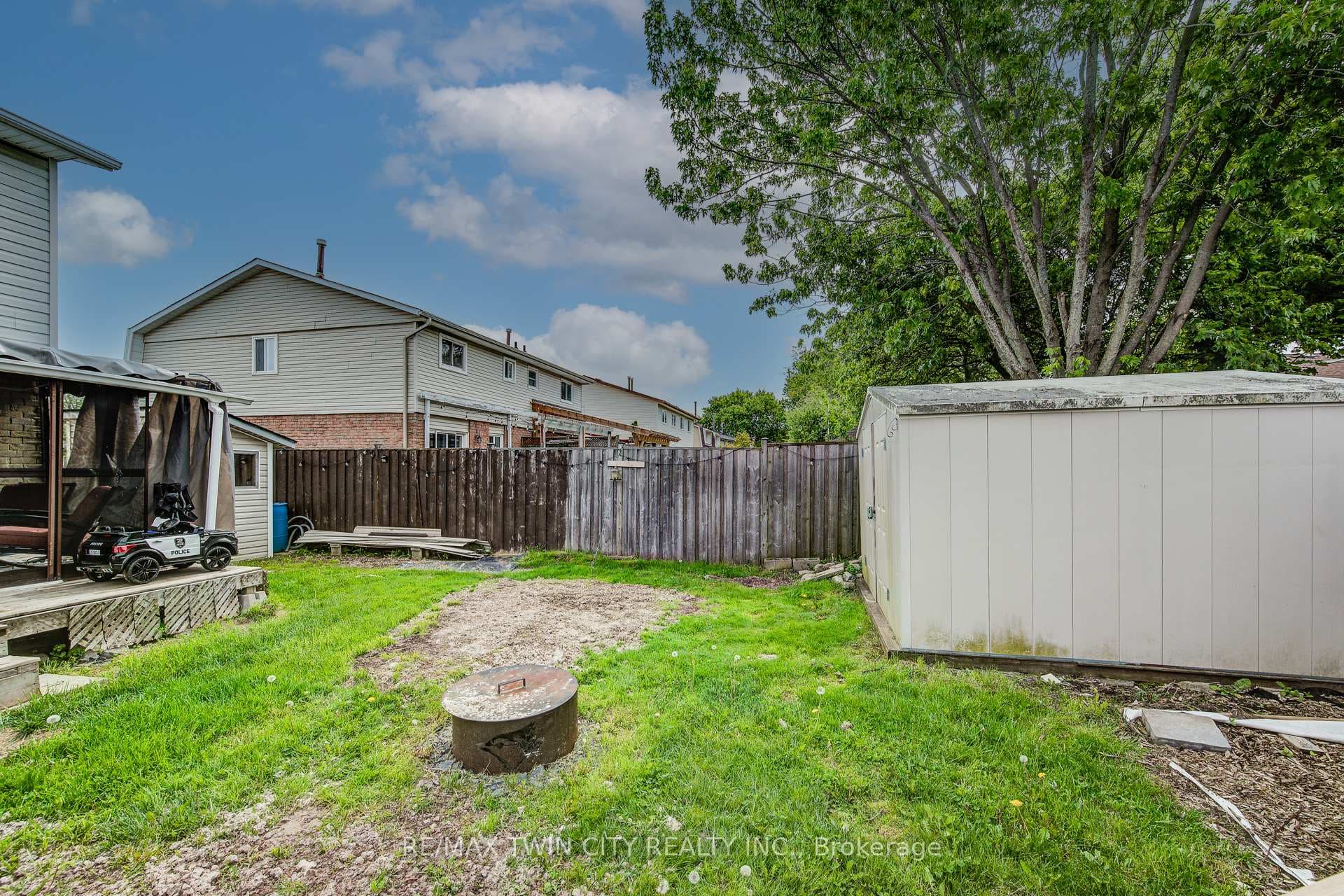 27 Meadow Woods Crescent photo 32