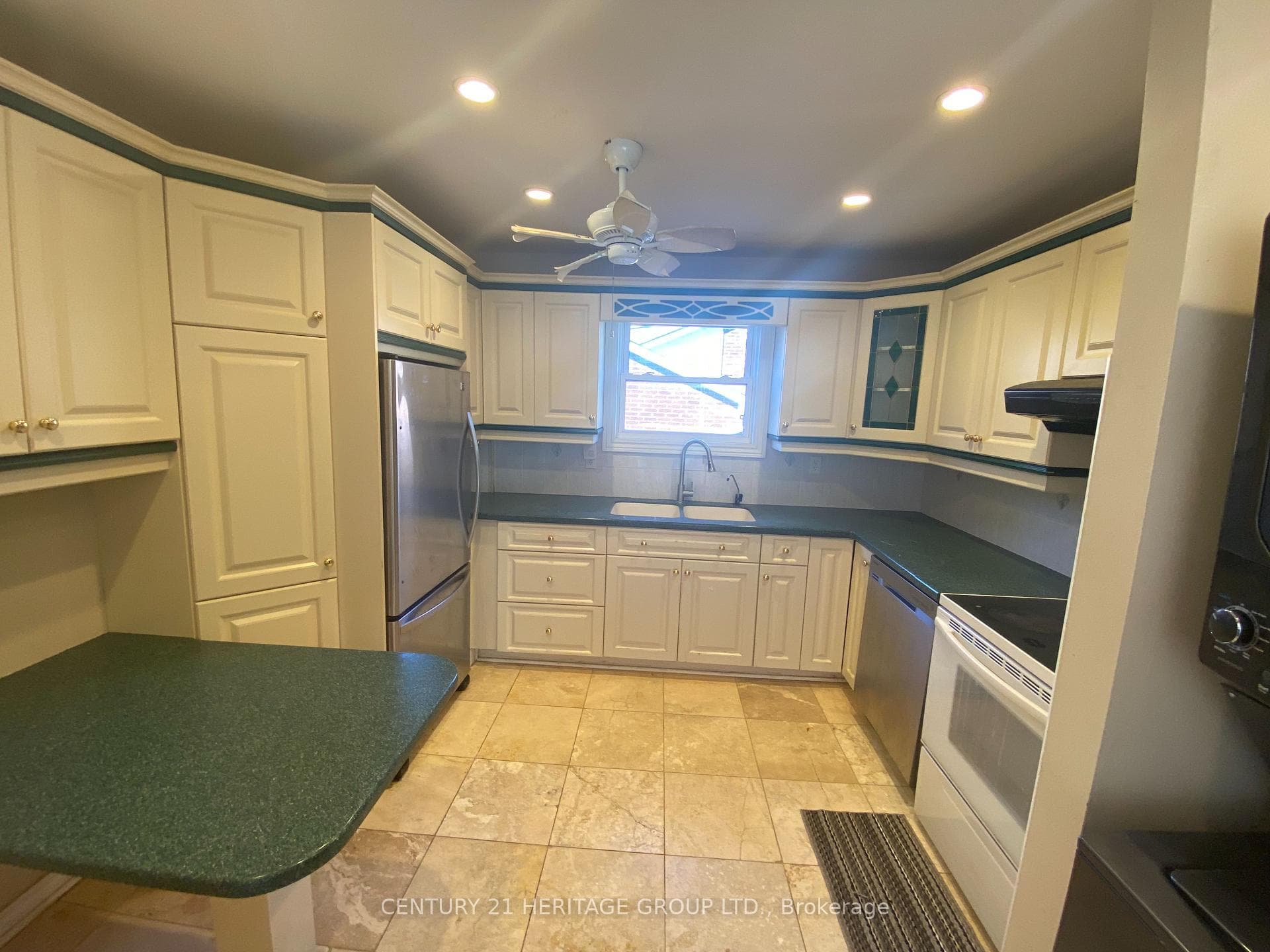 193 Harrison Drive Unit upper photo 8
