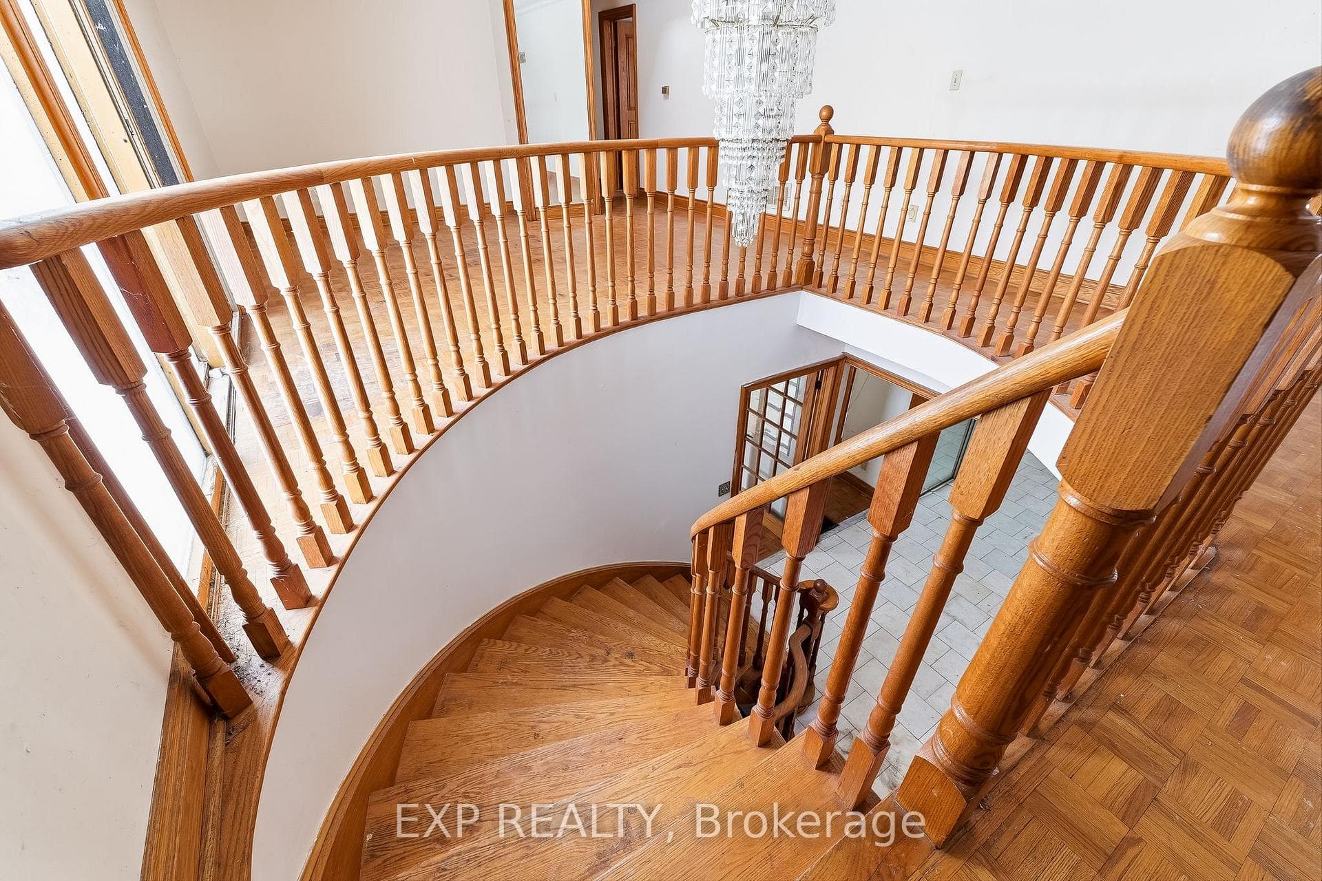 1622 Burns Street photo 25