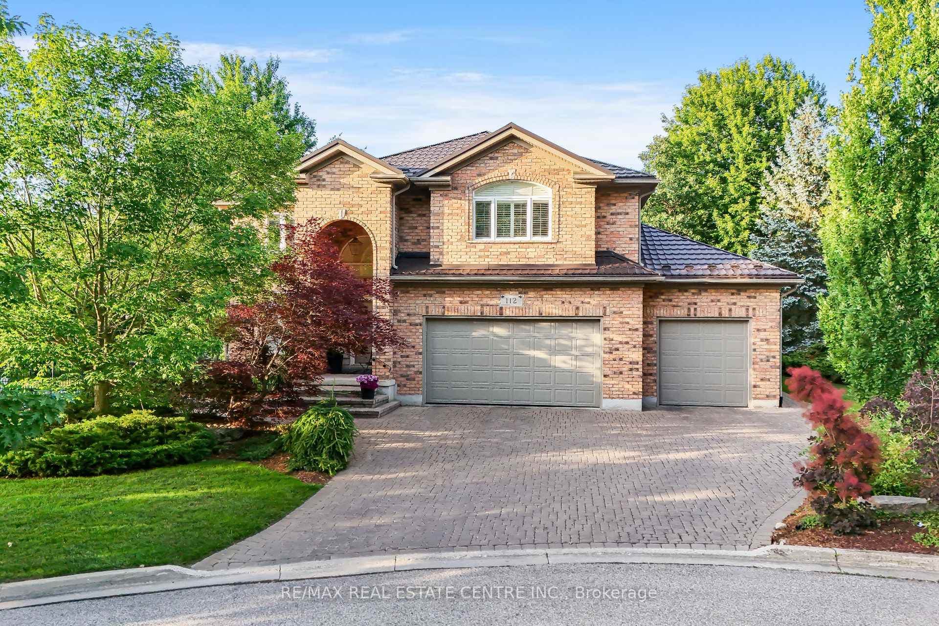 112 Dirksen Court photo 2