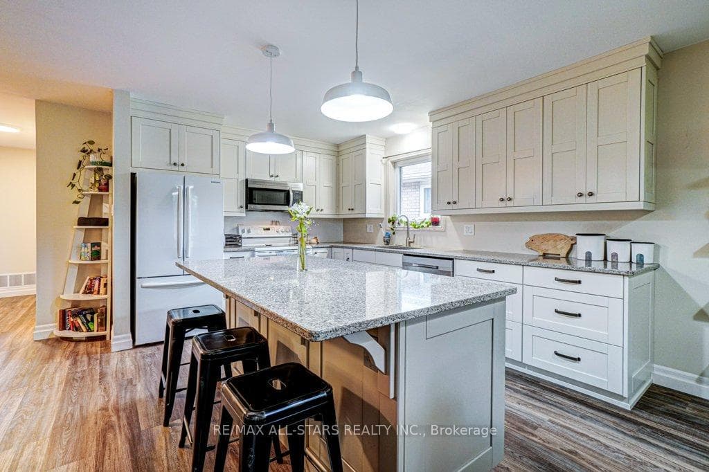 7 Andrew Drive photo 7