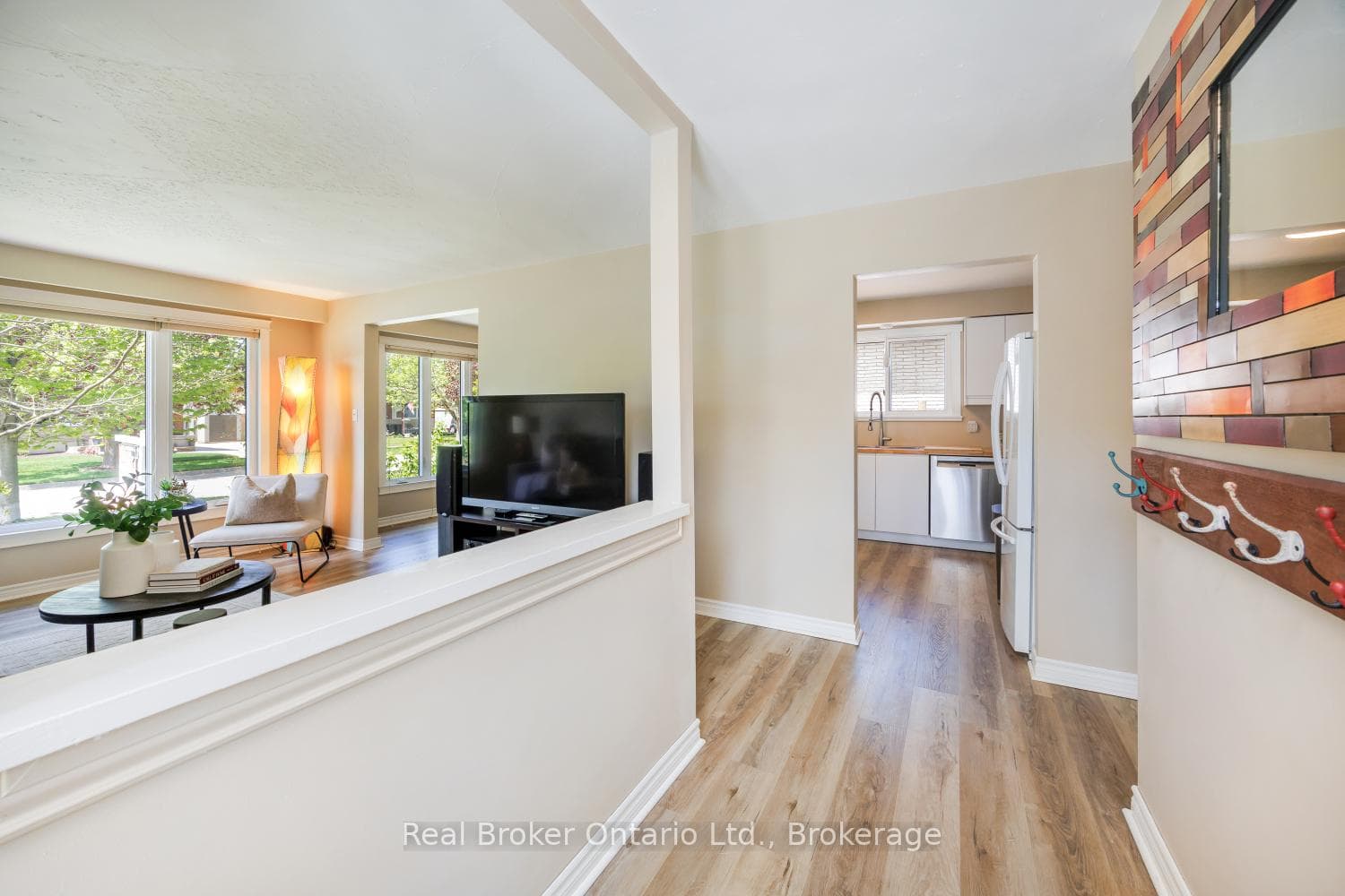 17 Strike Avenue photo 8
