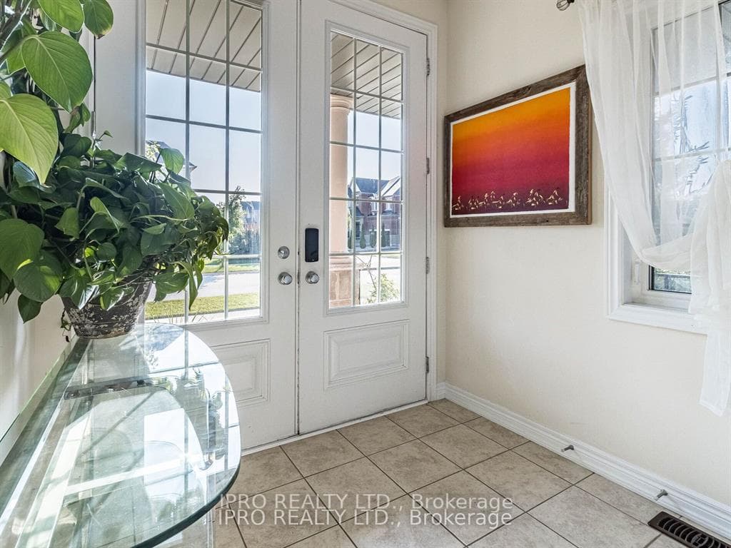 83 Pavlova Crescent photo 6