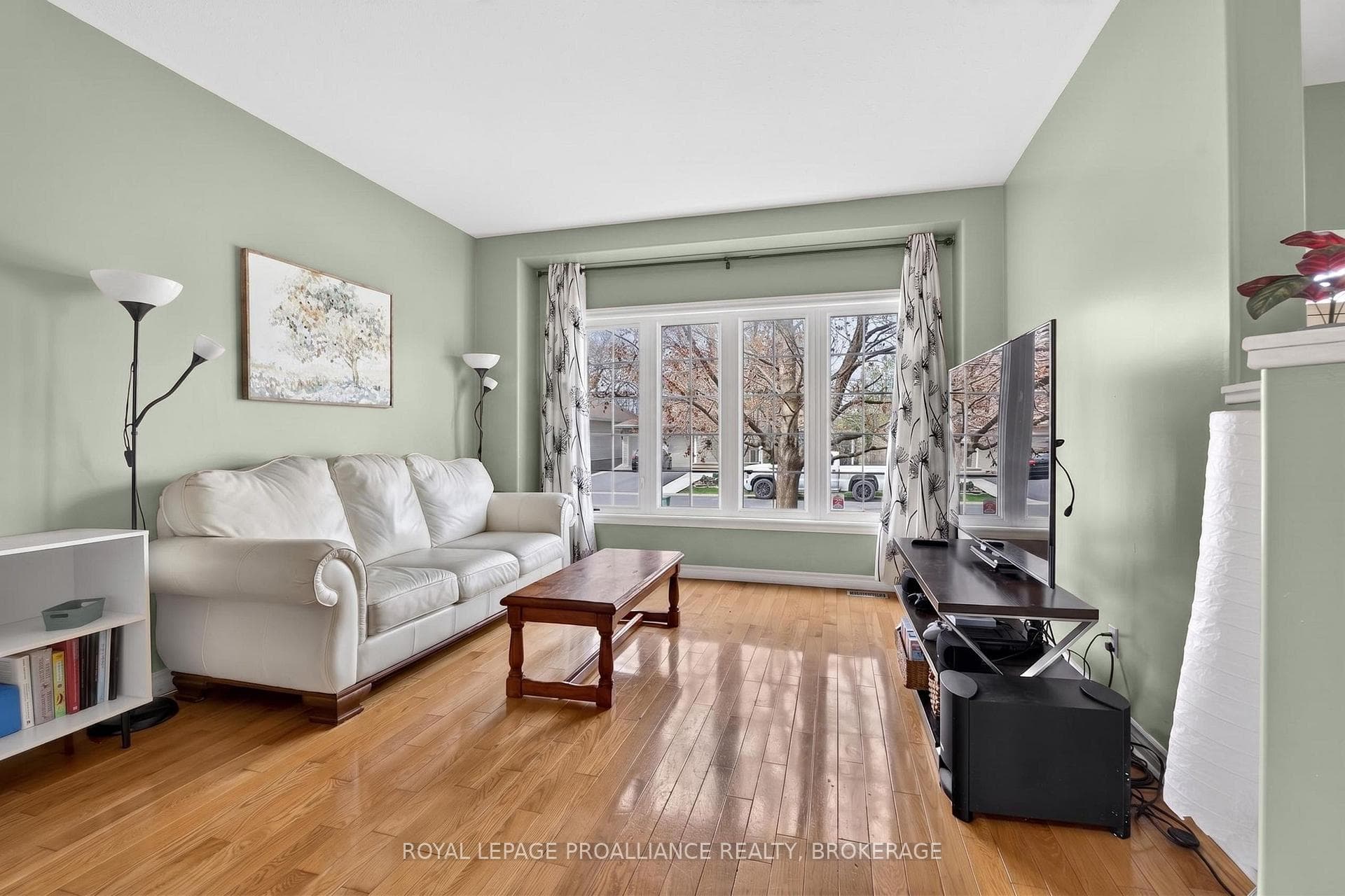 45 Biscayne Street photo 6