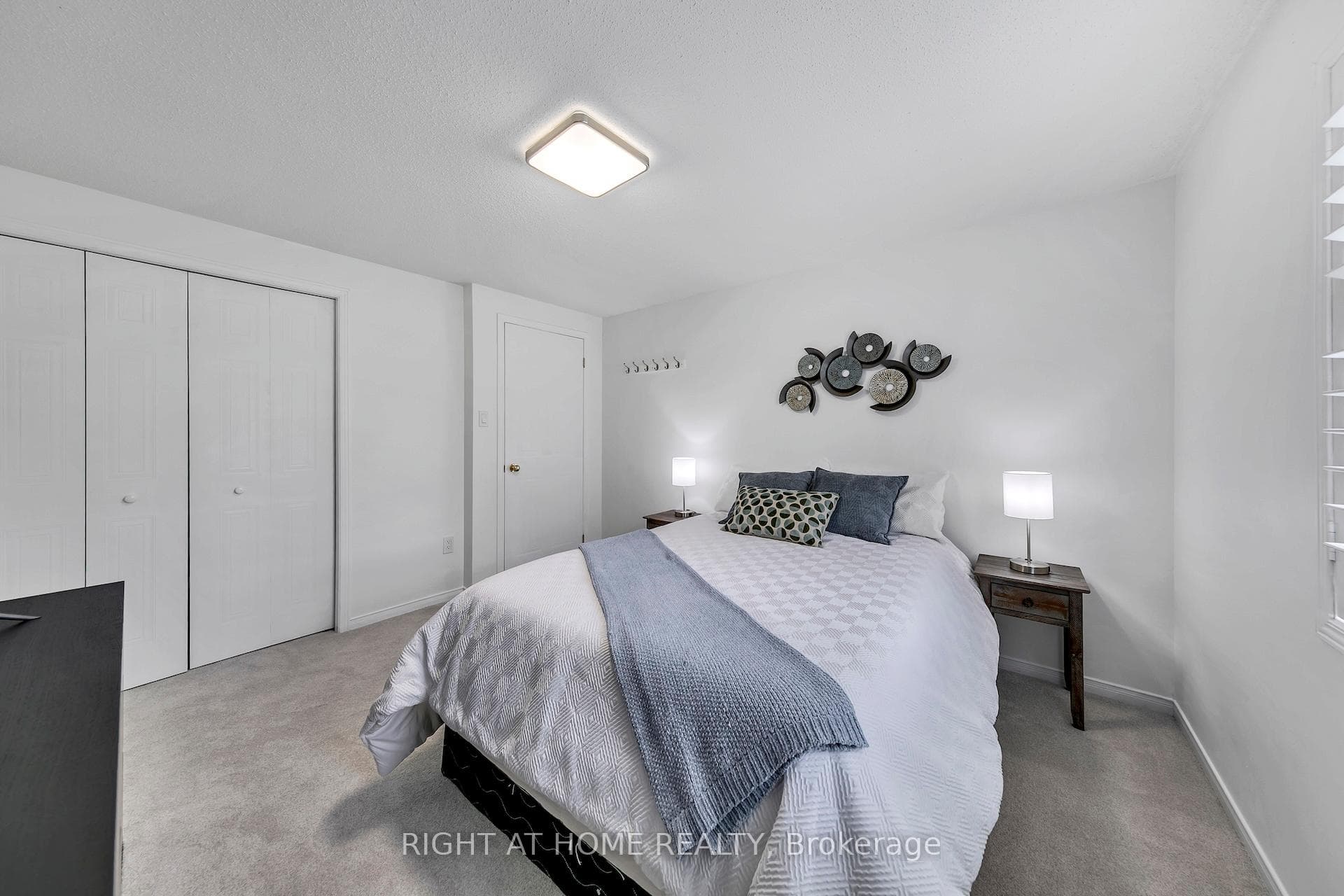 77 Milson Crescent photo 27