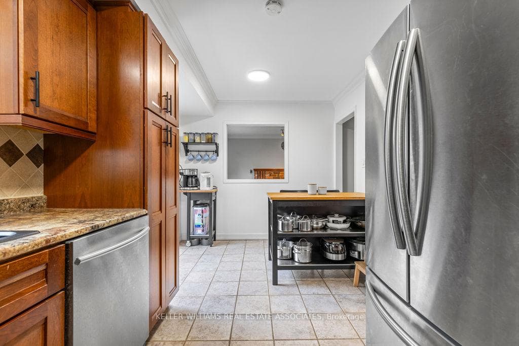 56 Harwood Road photo 8