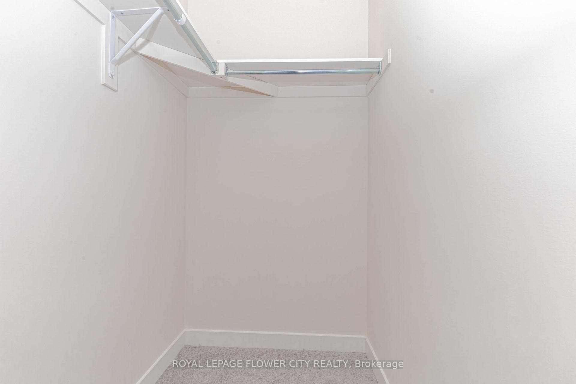 129 Henshaw Drive photo 31