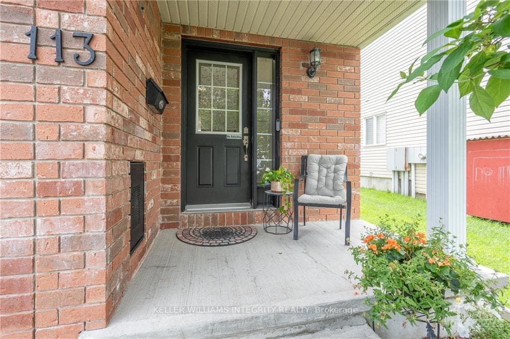 113 ROMINA Street photo 2