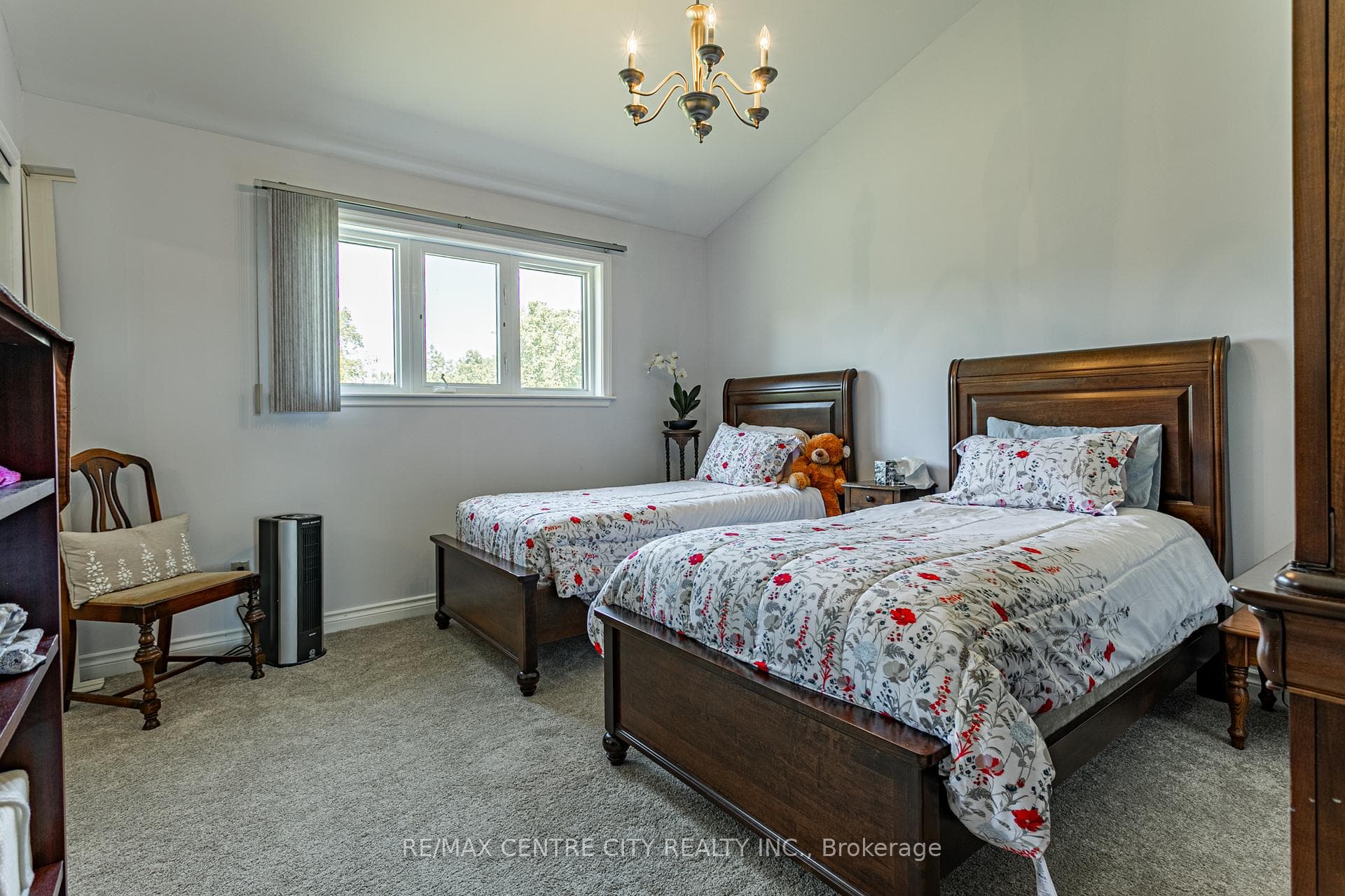 15260 Furnival Road photo 19