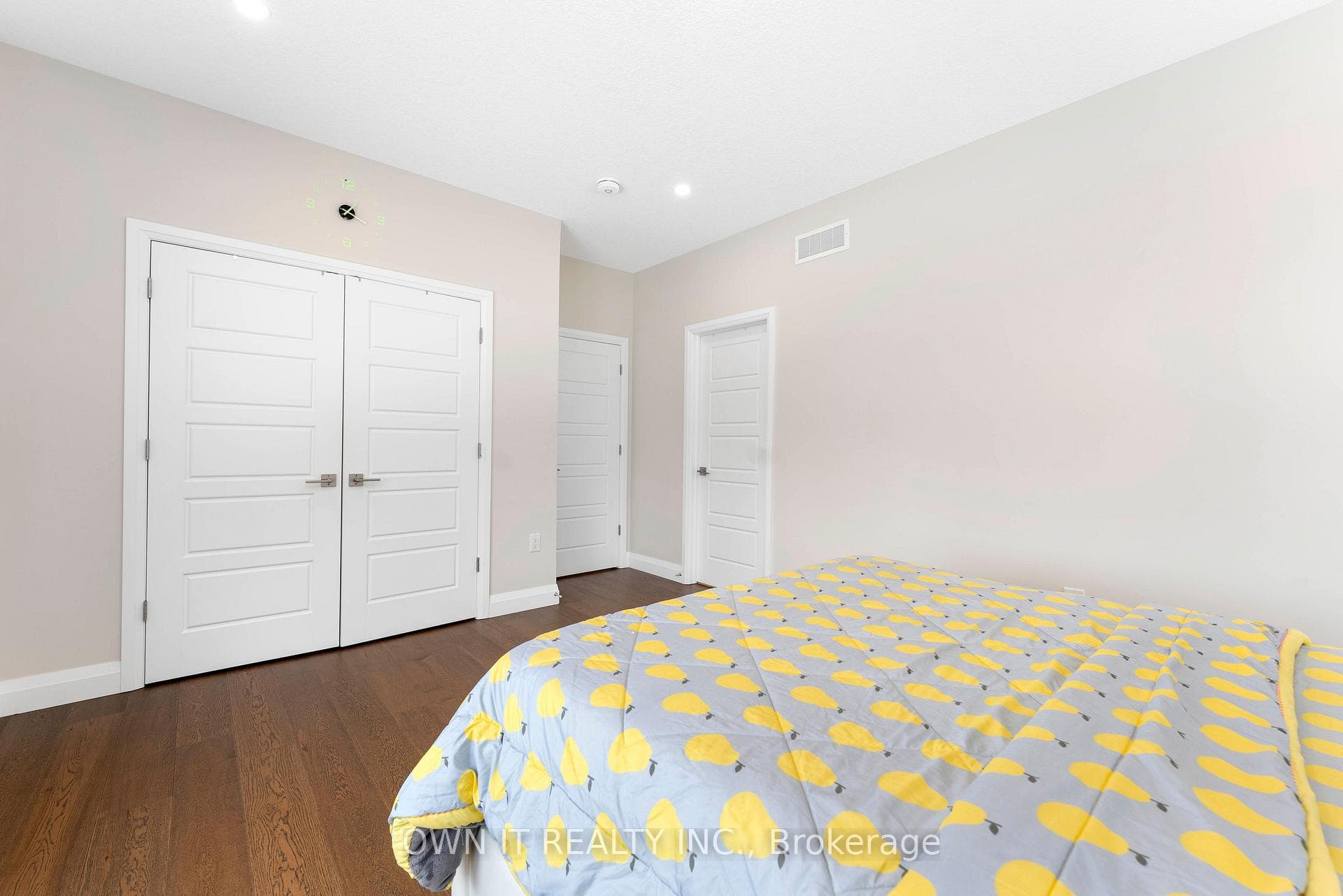 23 YARL Place photo 36