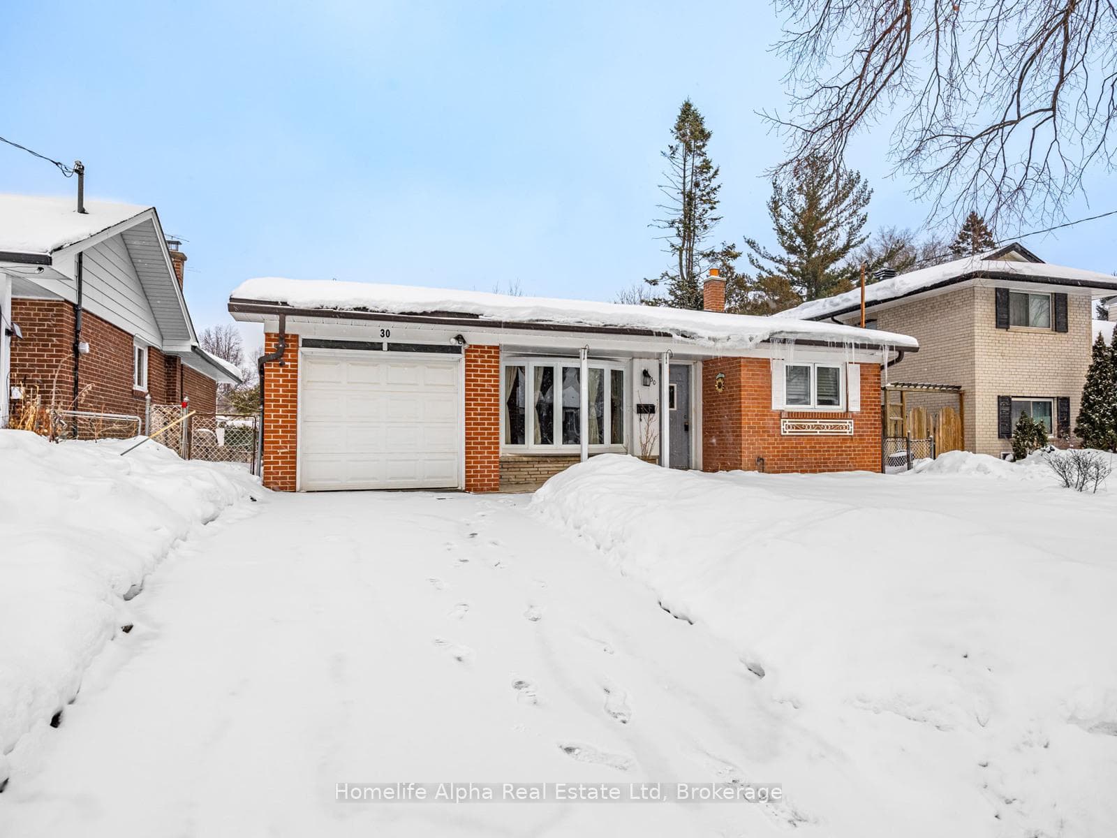 30 Six Nations Avenue photo 2