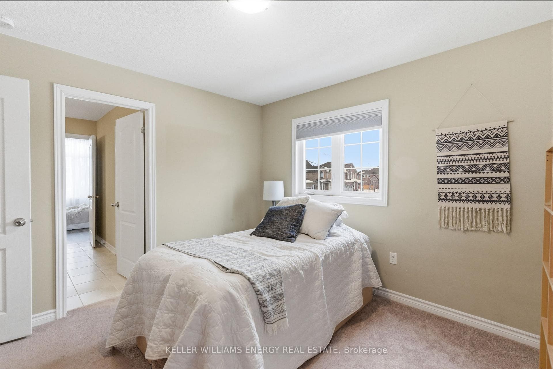219 Crombie Street photo 30