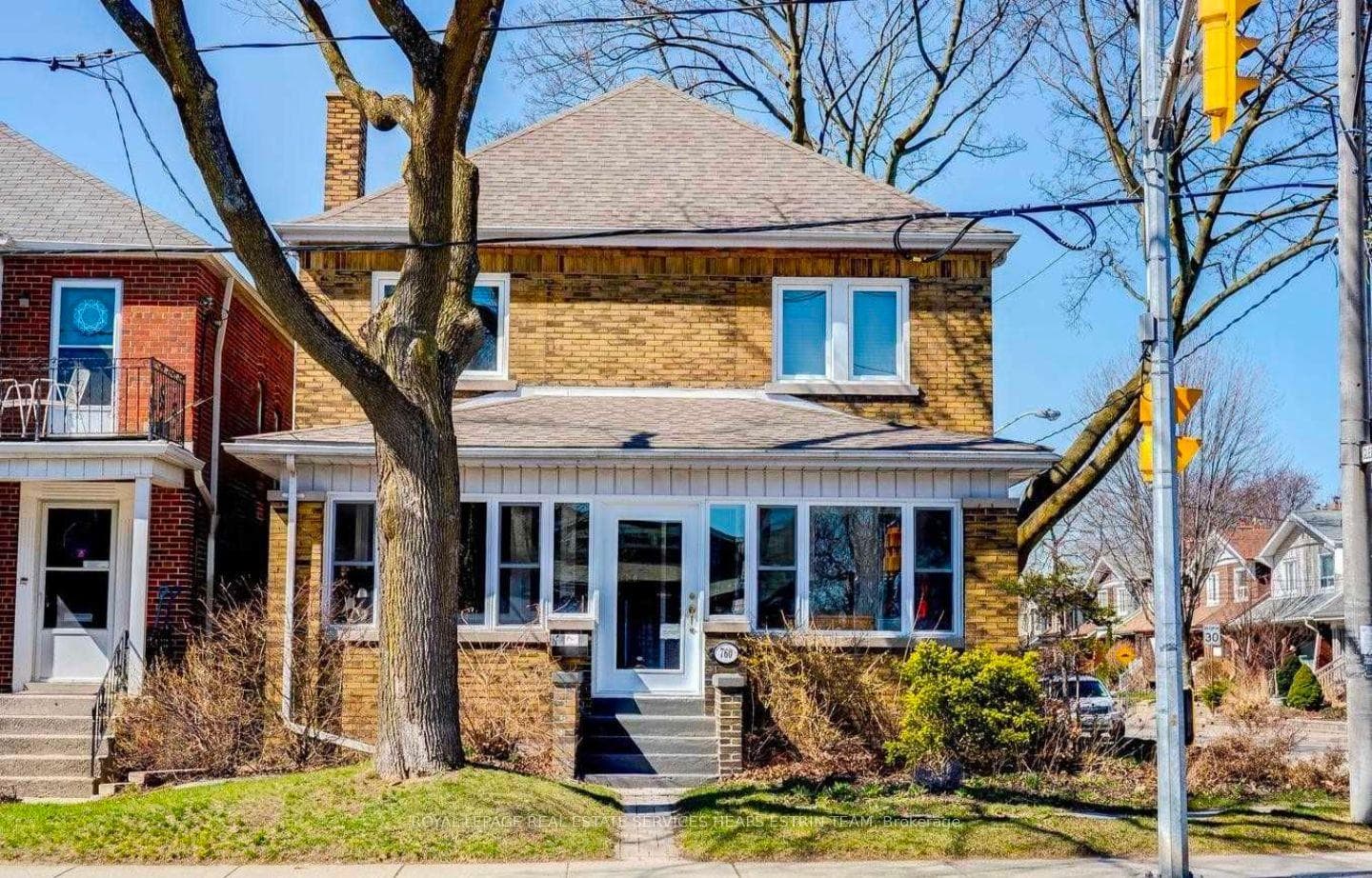 760 Coxwell Avenue Unit Lower photo 1