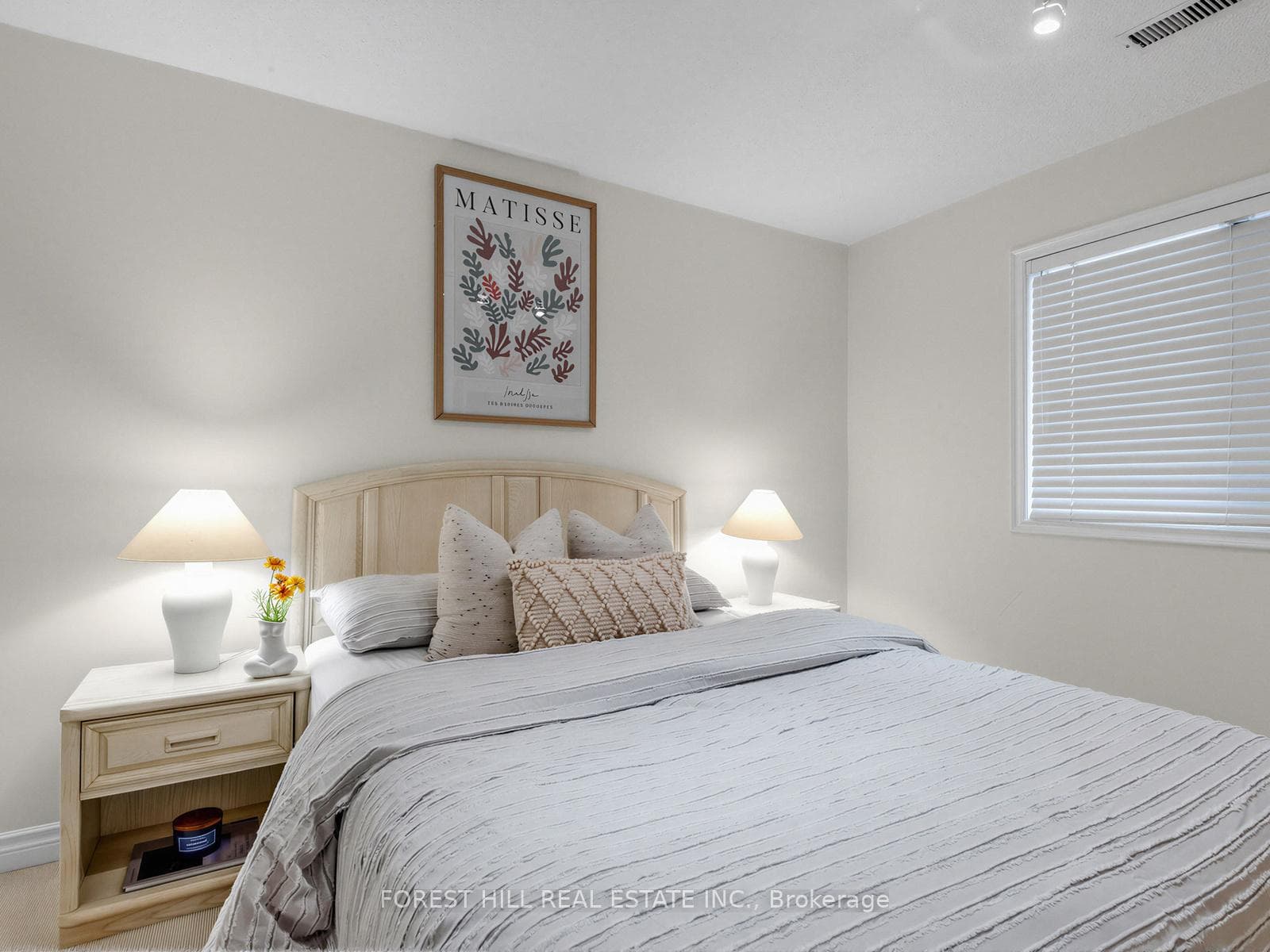 1045 Spadina Road photo 29