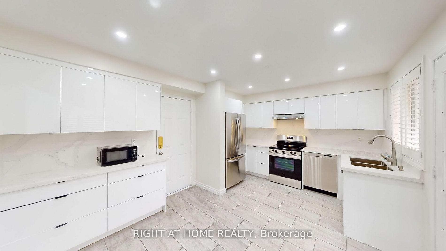 5160 Ravine Crescent photo 29