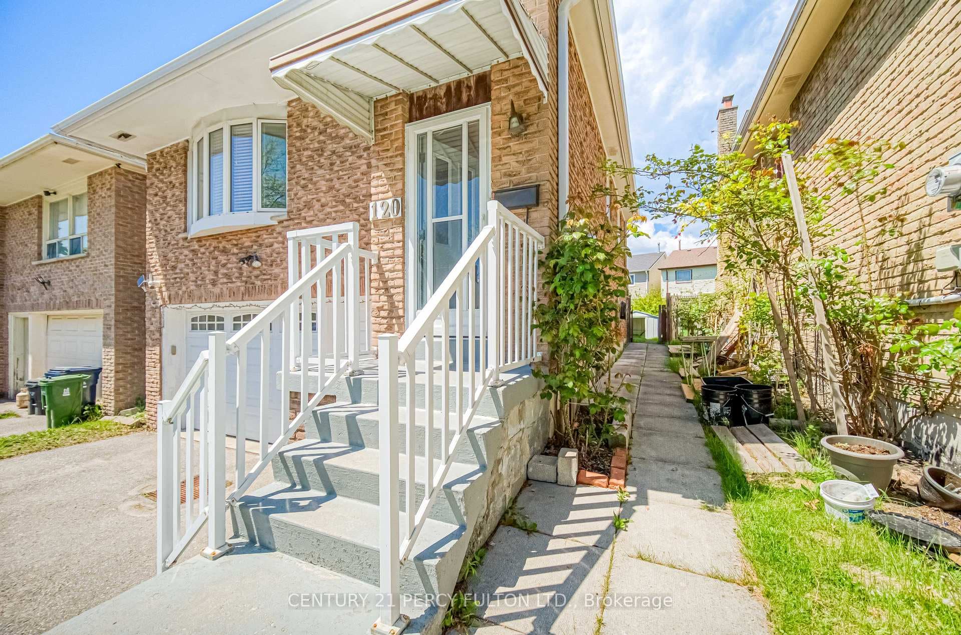 120 Granada Crescent photo 44