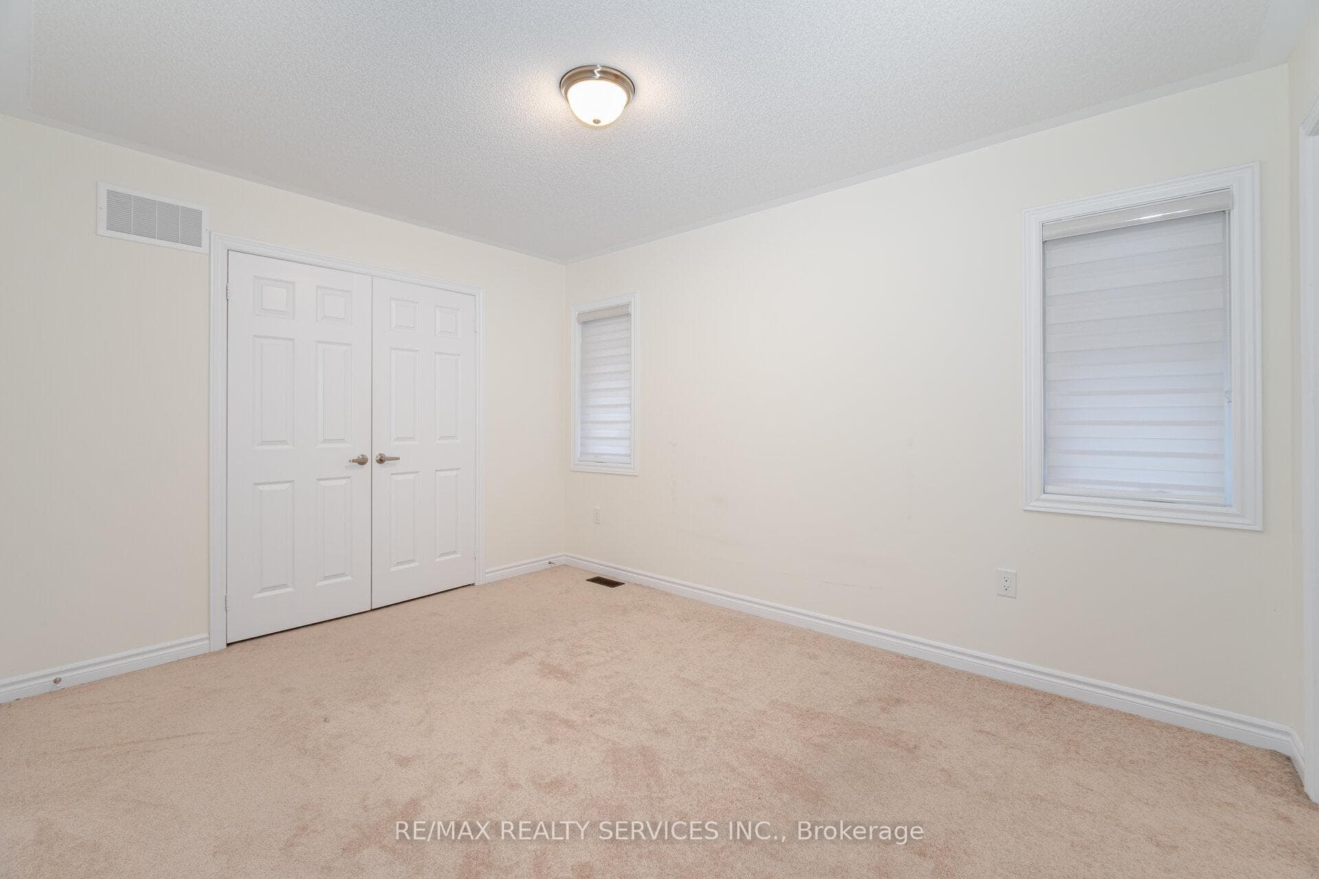 37 Royal Fern Crescent photo 27